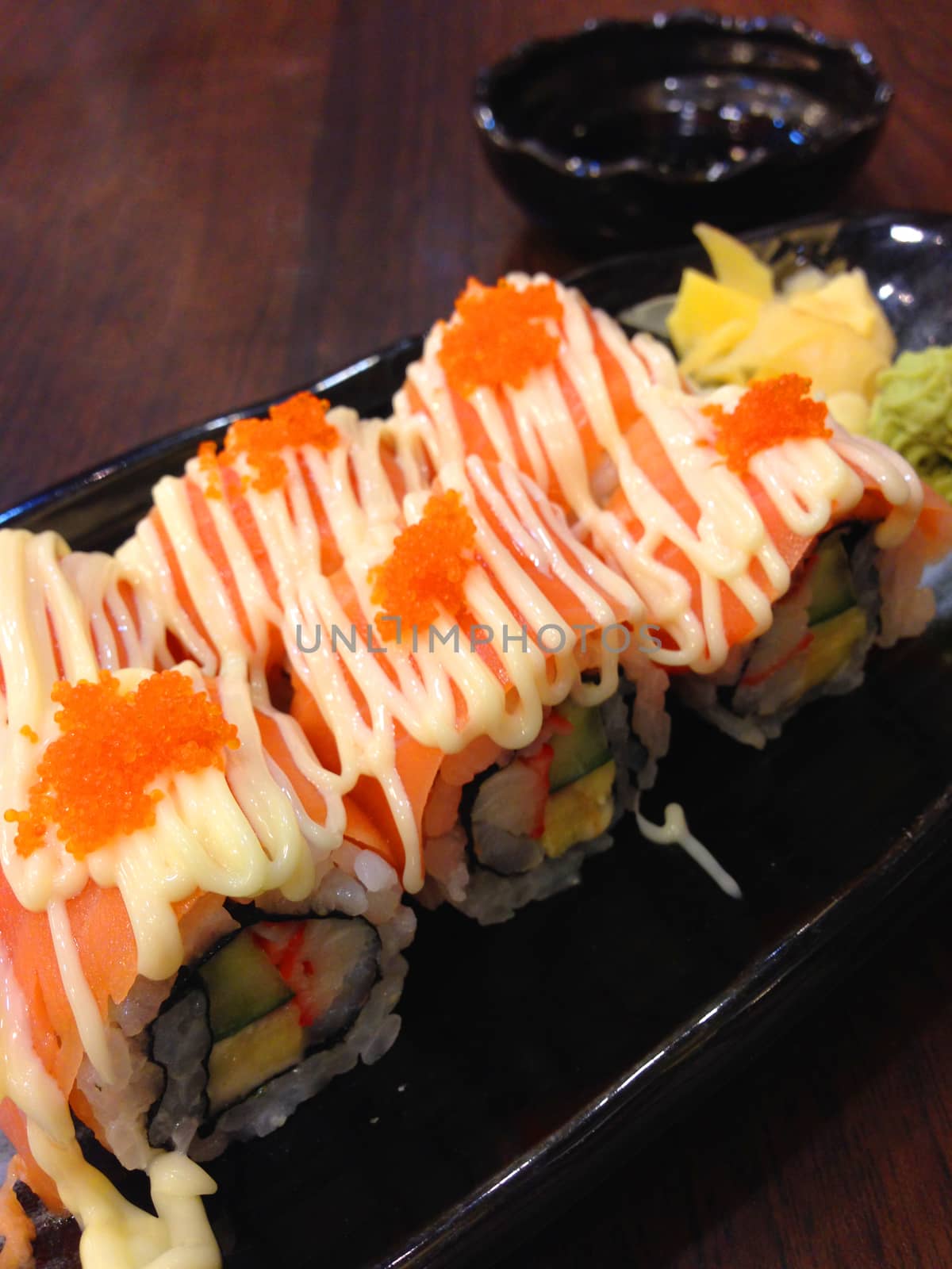 the samlon rolls sushi, japanese food