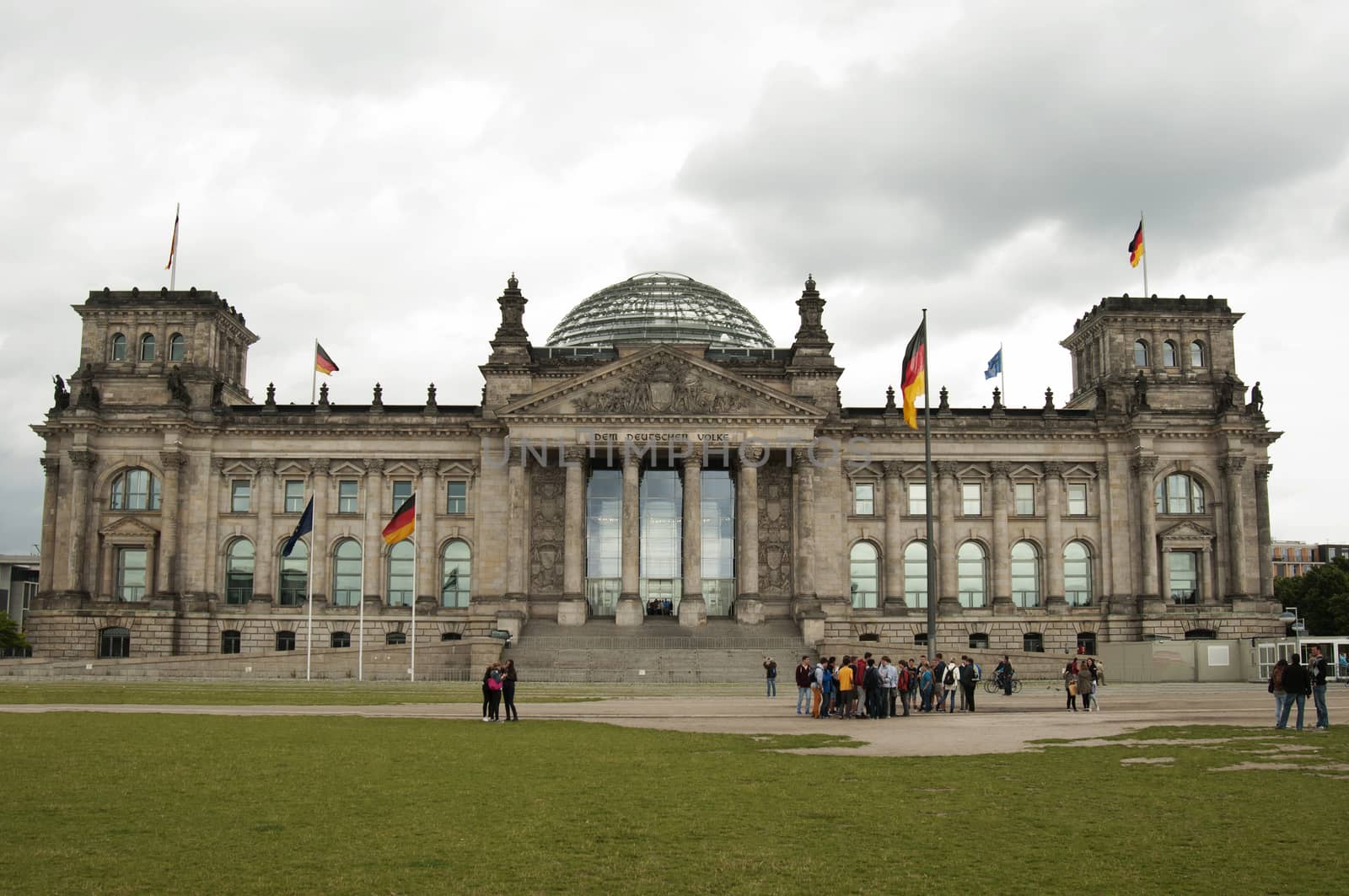 Reichstag Building - Berlin by rodrigobellizzi