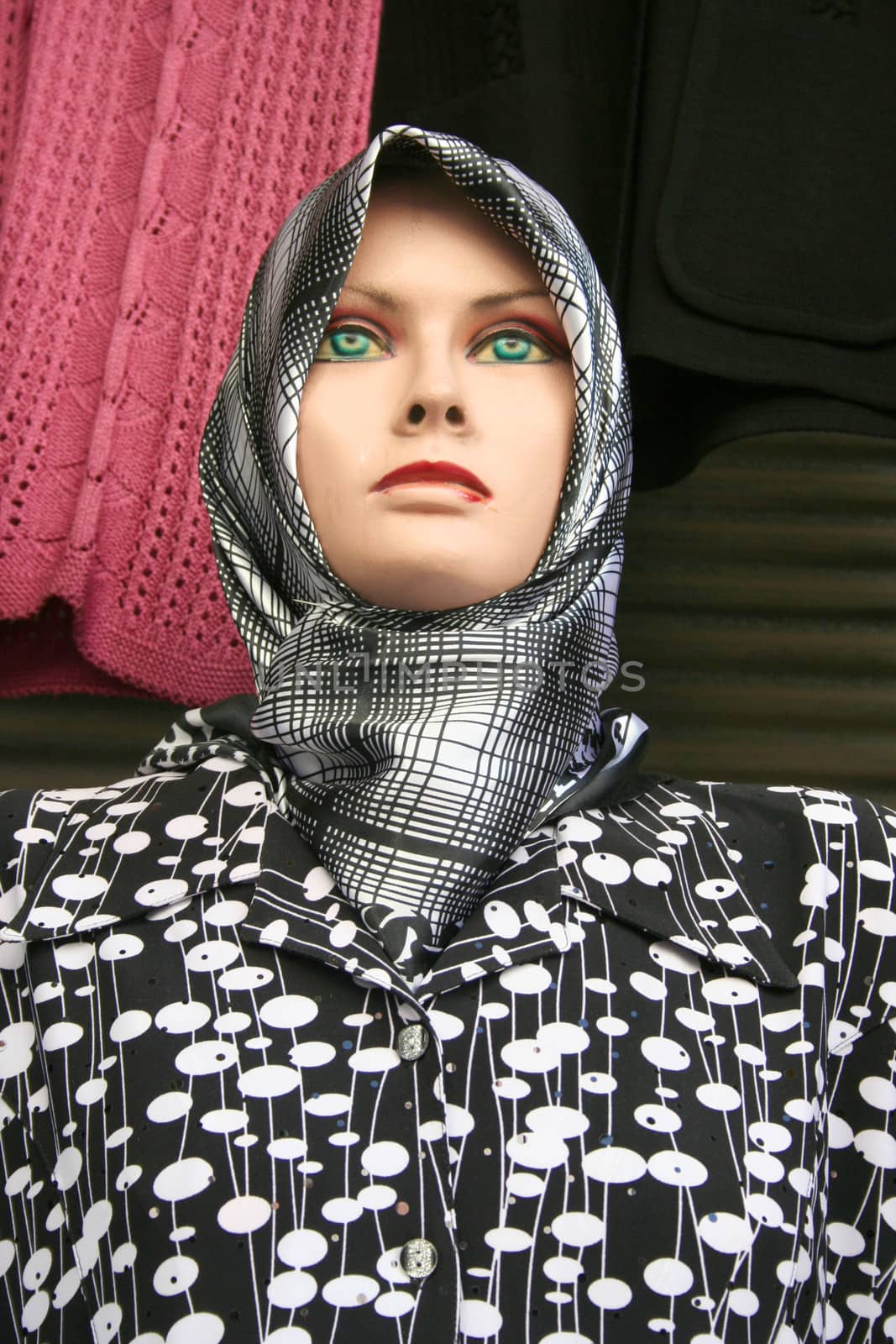 mannequin in scarf