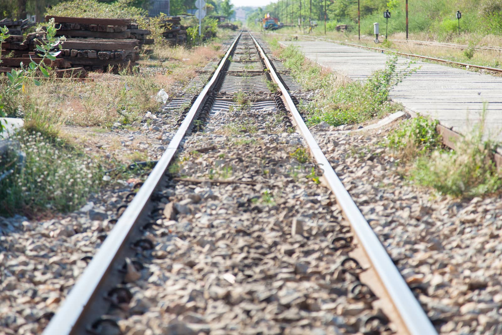 Direct access to the railway station. Heading to destinations.