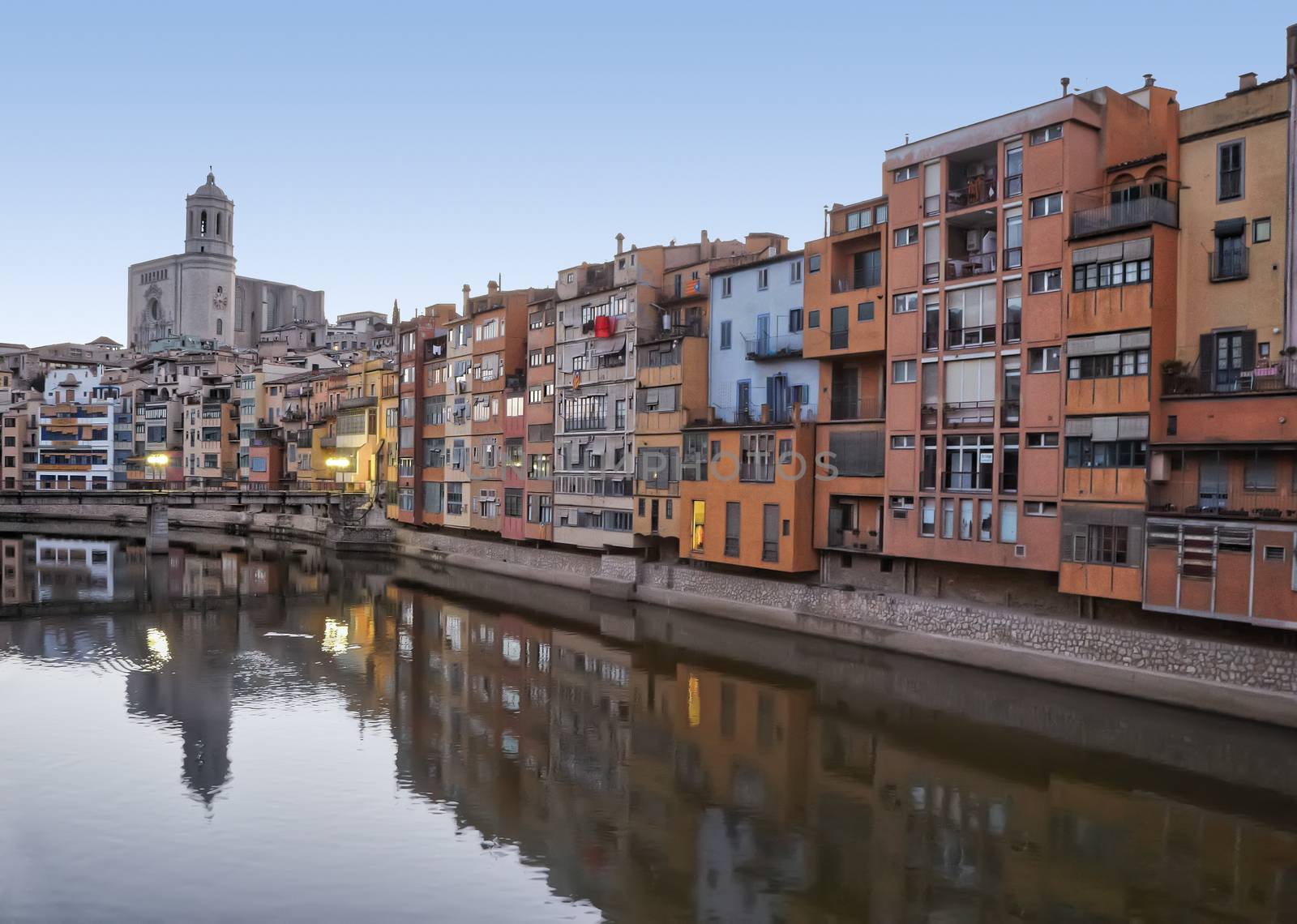 Girona in the Morning by mot1963