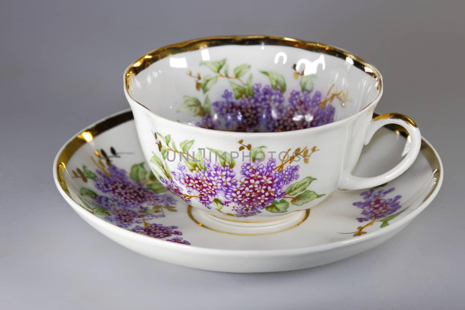 to drink tea and coffee with a beautiful set of tableware