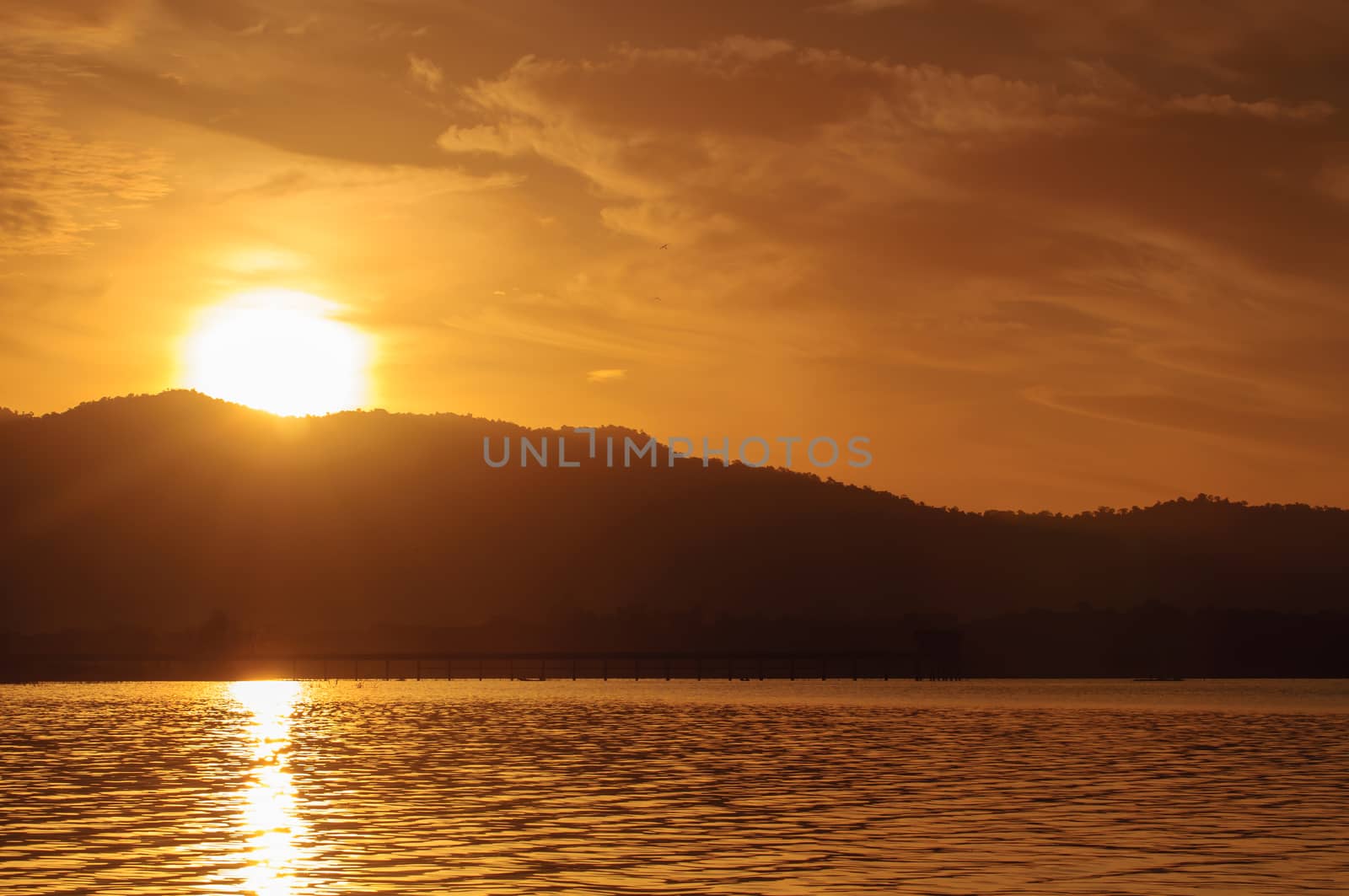 Sunrise in the morning. At the edge of the reservoir.