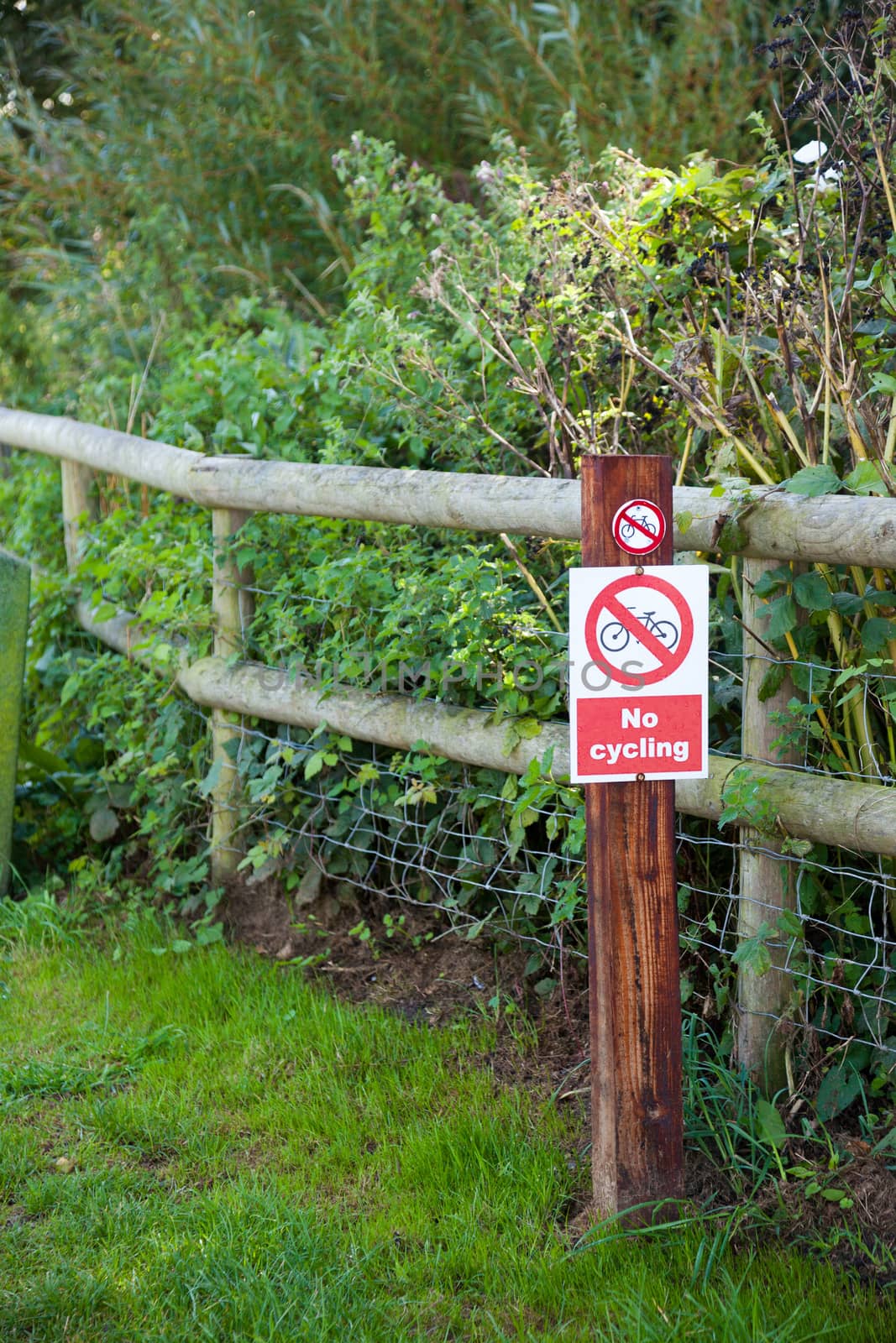 No cycling sign on a rural footpath