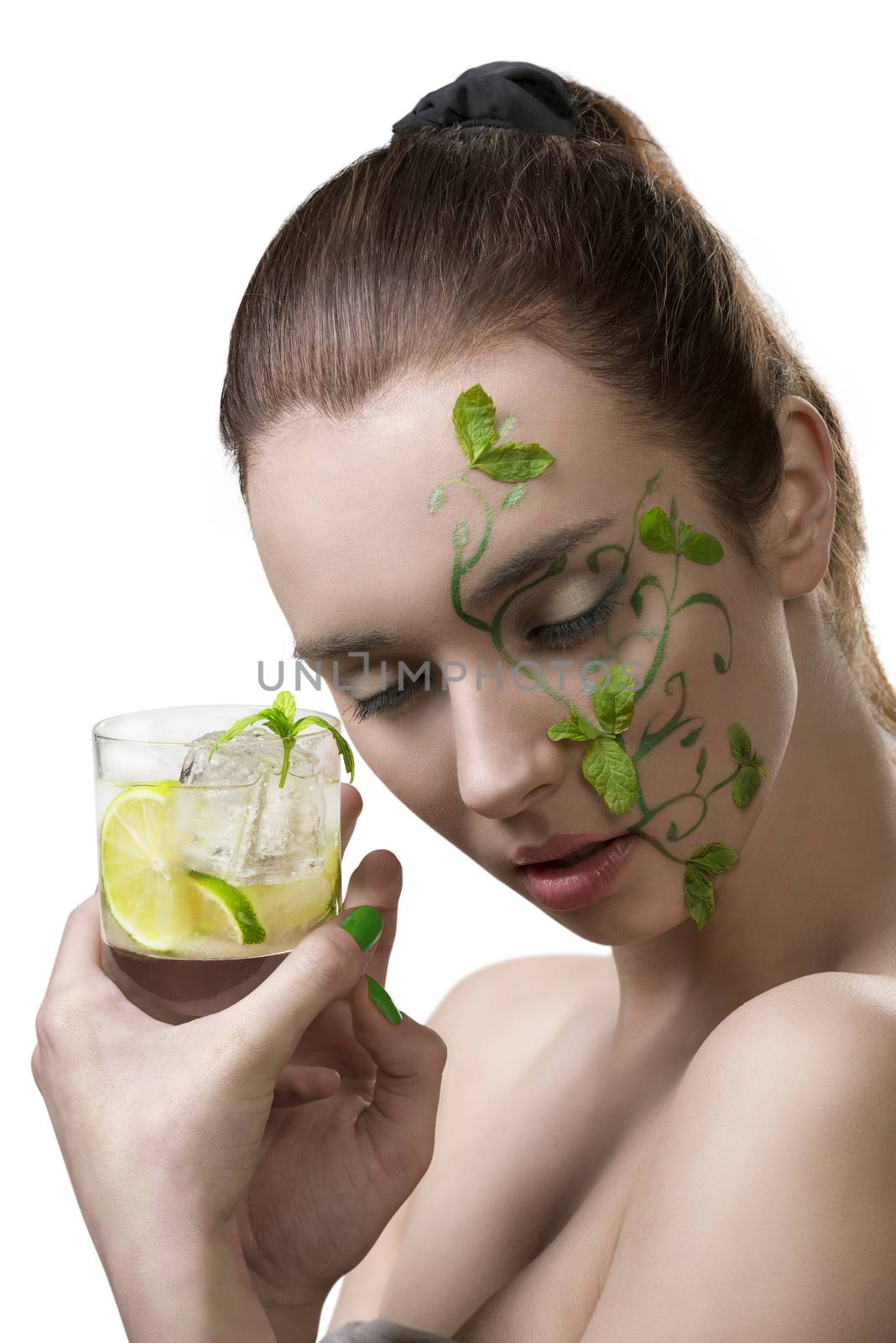 beauty portrait of summer girl with brown hair, creative fresh make-up and mojito cocktail in hand