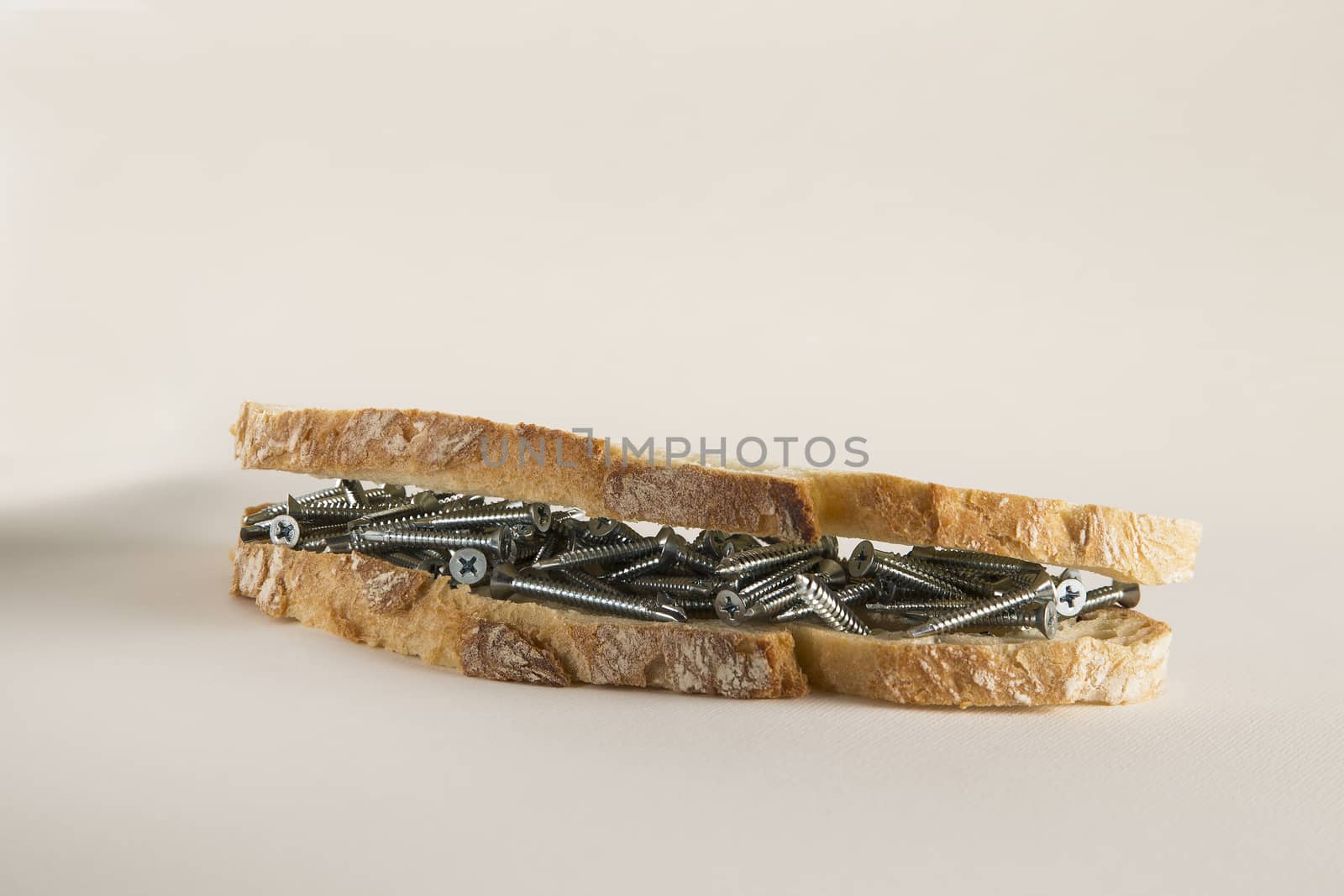 Sandwich with screws