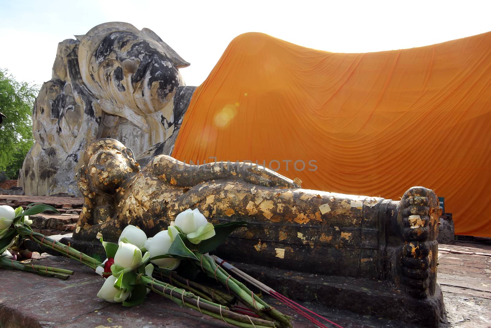 reclining buddha image in thai temple