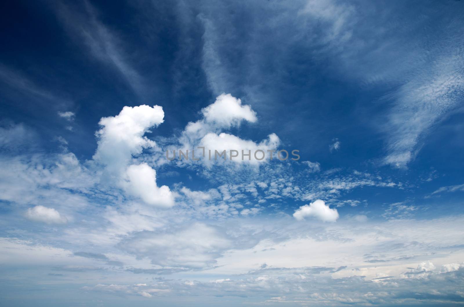 clouds in the blue sky