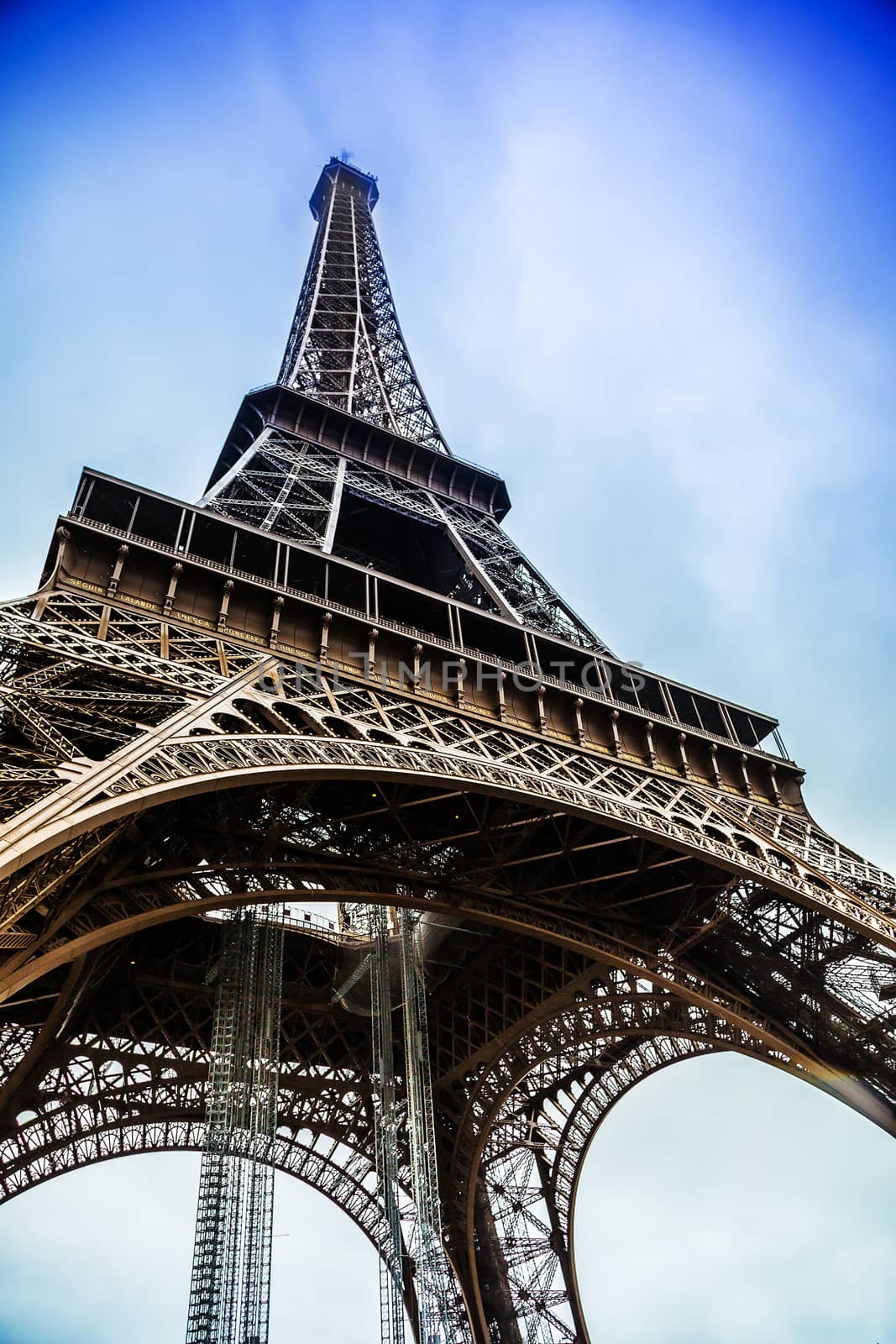 Eiffel Tower in Paris France by bloodua