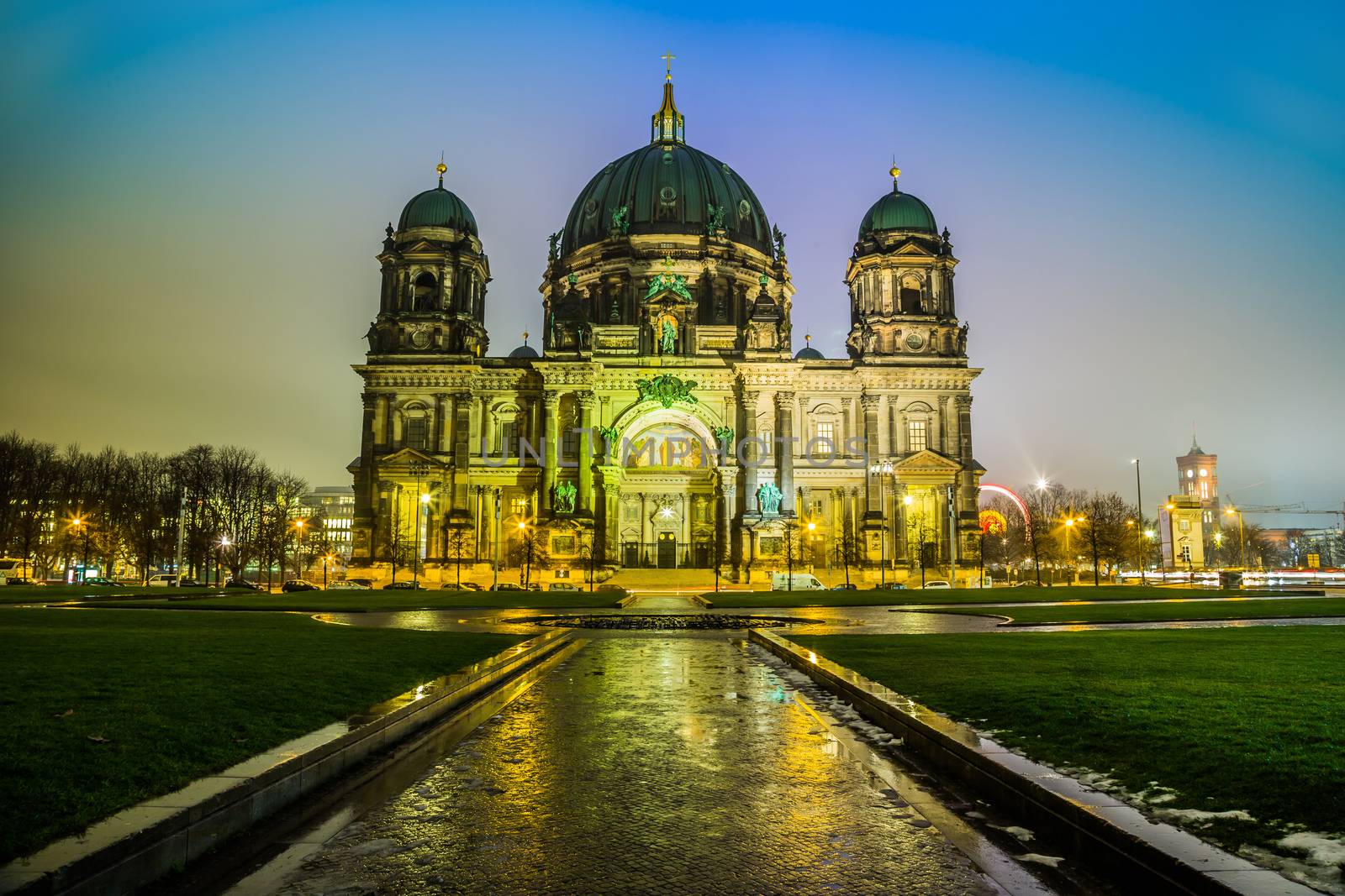 Berliner Dom, is the colloquial name for the Supreme Parish and Cathedral Church in Berlin. Is parish church of Evangelical Church of Berlin Brandenburg Silesian Upper Lusatia.