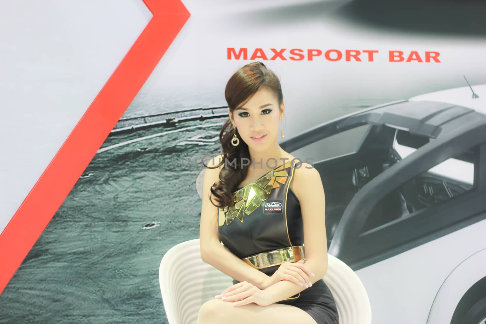 An Unidentified female presenter pose in Bangkok International Motor Show by redthirteen