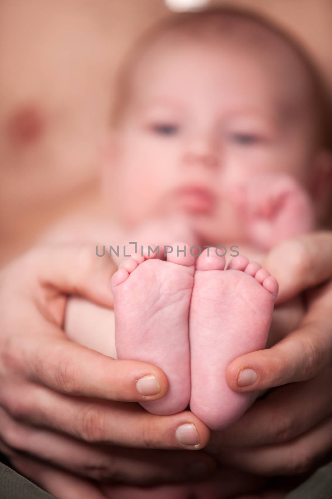 Happy baby feet by DNFStyle