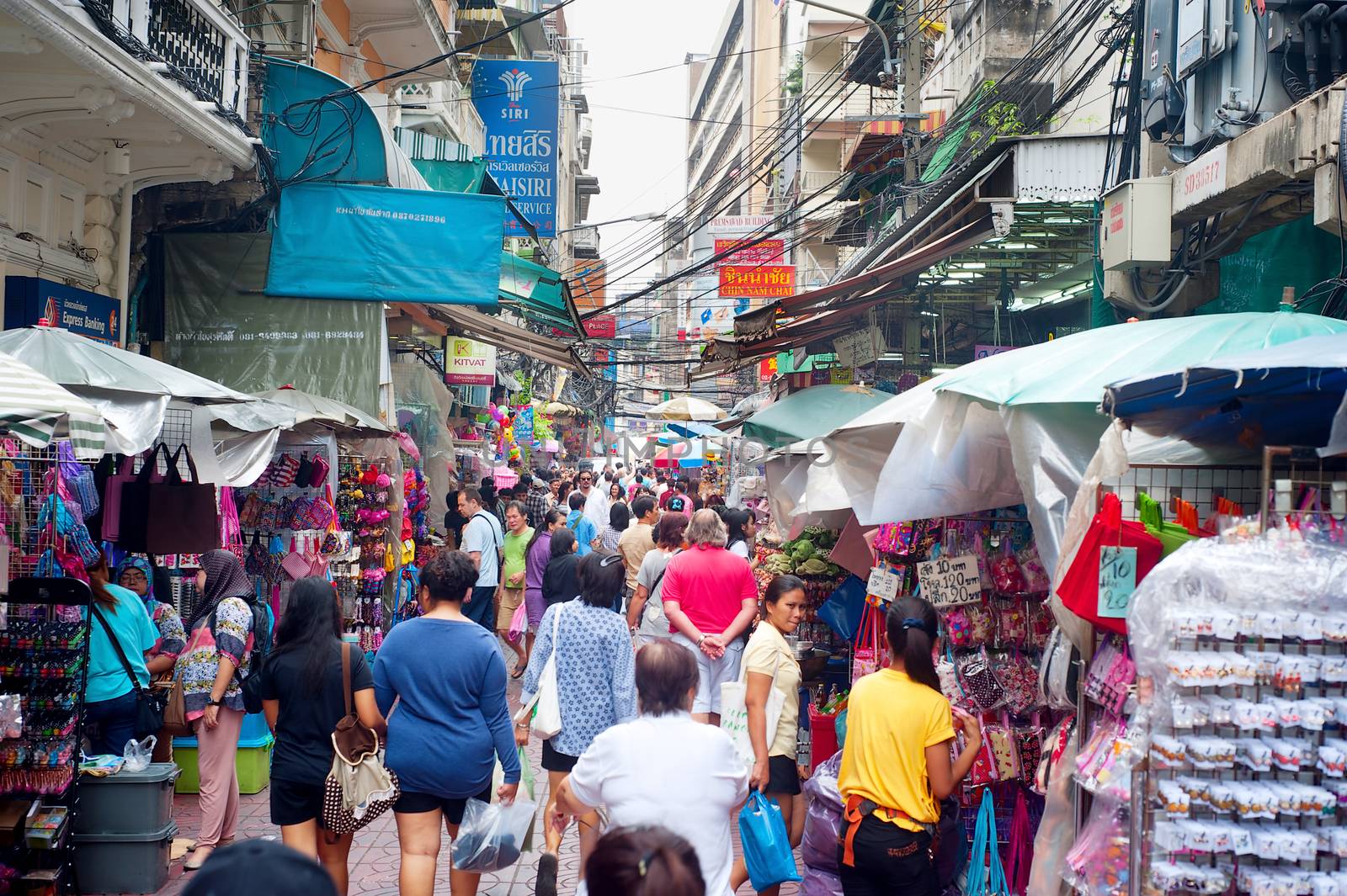 Flee market, Bangkok by joyfull