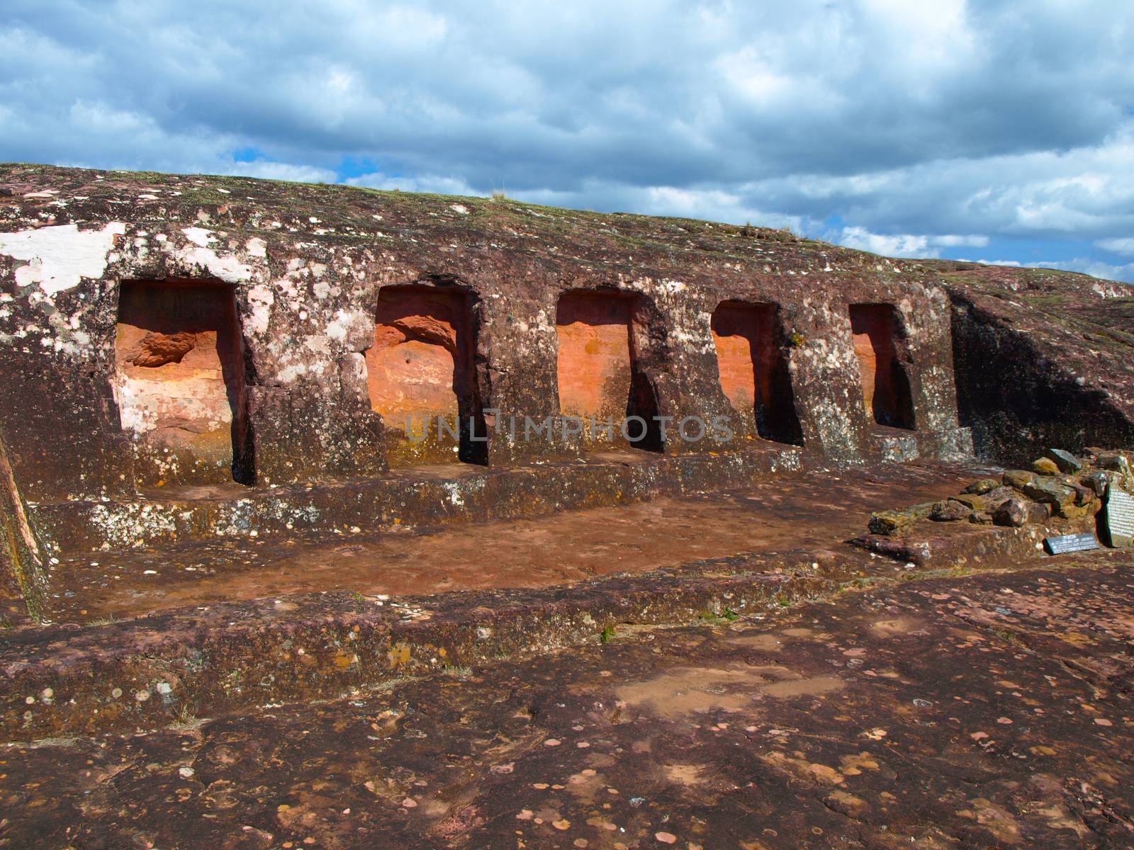 Rock niches at Samaipata Fortress by pyty