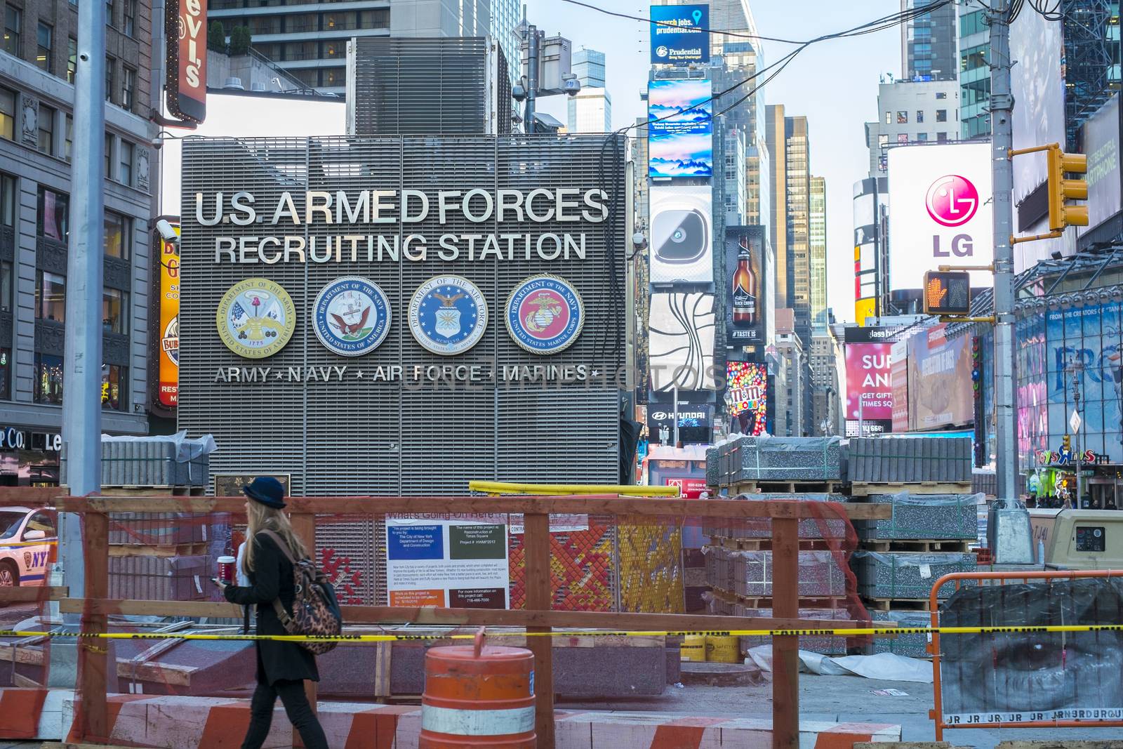 NEW YORK, US - NOVEMBER 25: Army recruitment centre in Times Square. November 25, 2013 in New York.