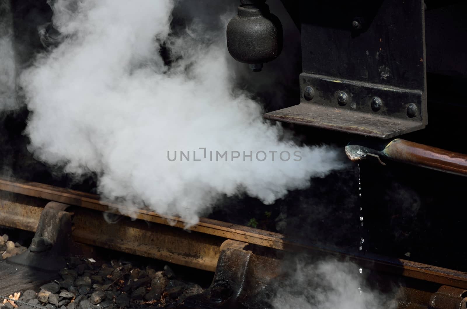 Steam from copper pipe by pauws99