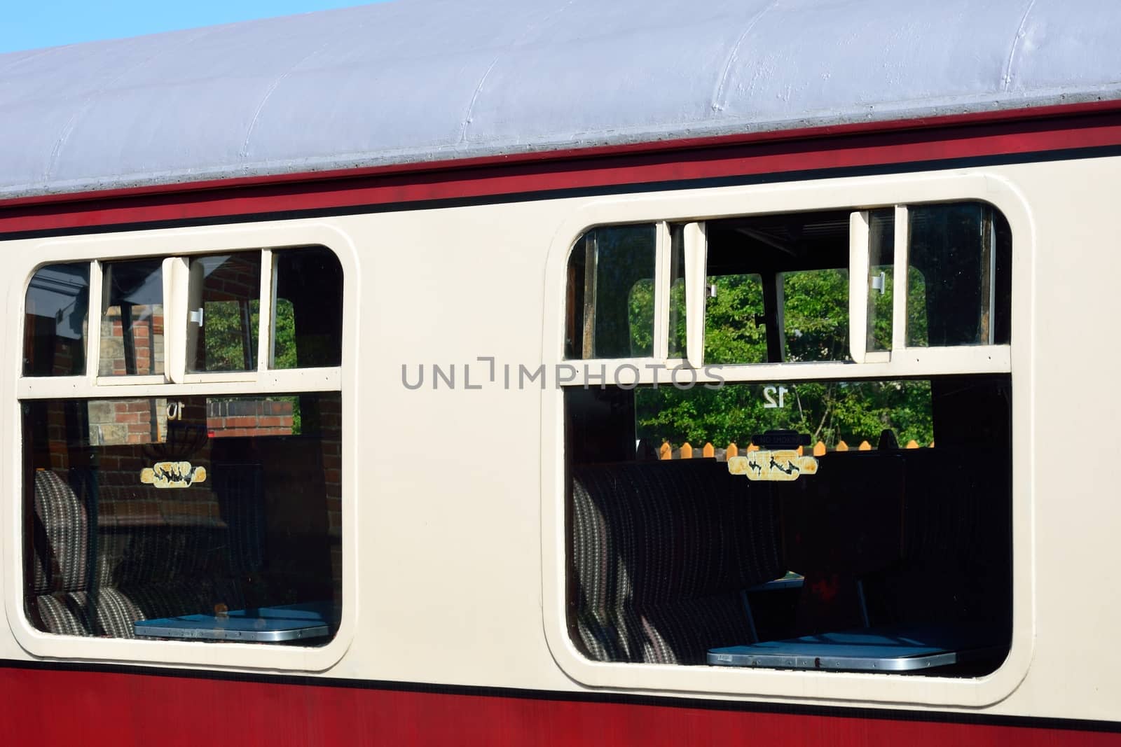 Passenger carriage window