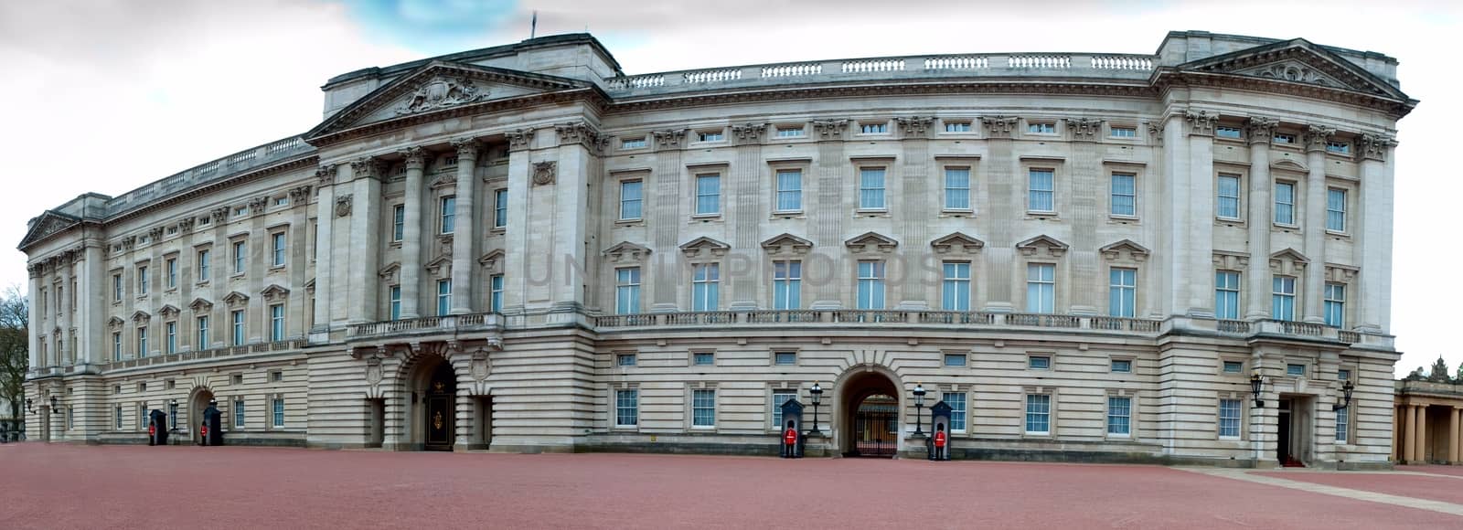 London - Buckingham palace by mitakag