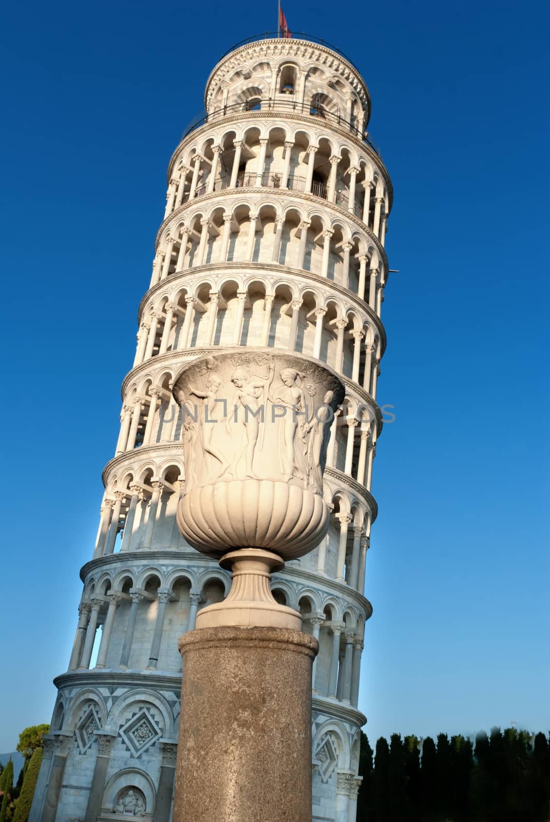 Leaning Tower of Pisa by mitakag