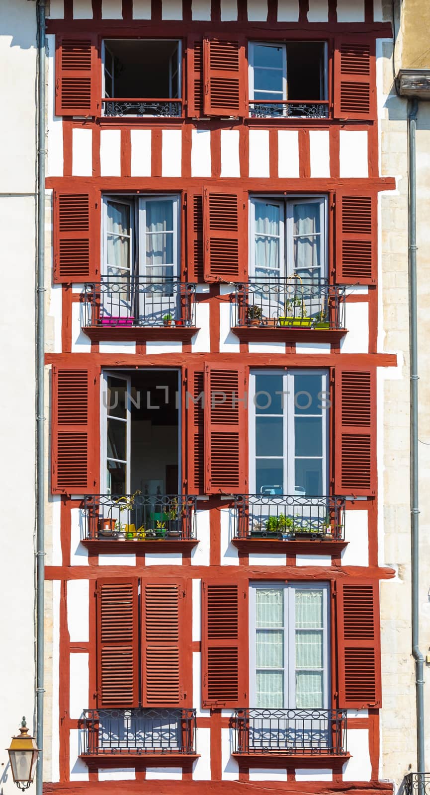 Building facade in Bayonne by dutourdumonde