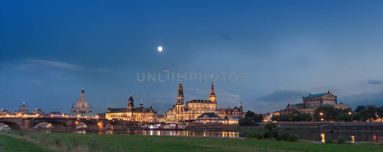 Dresden at night by mot1963