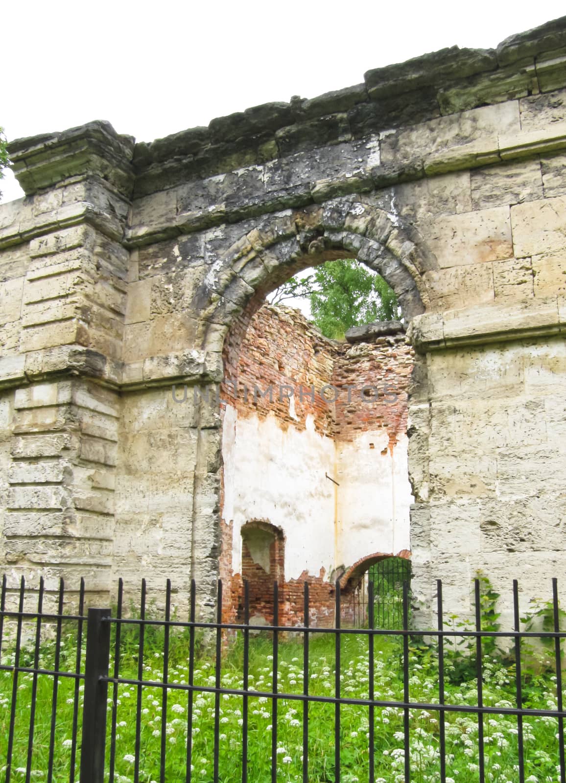 Ruins under the open sky in the park