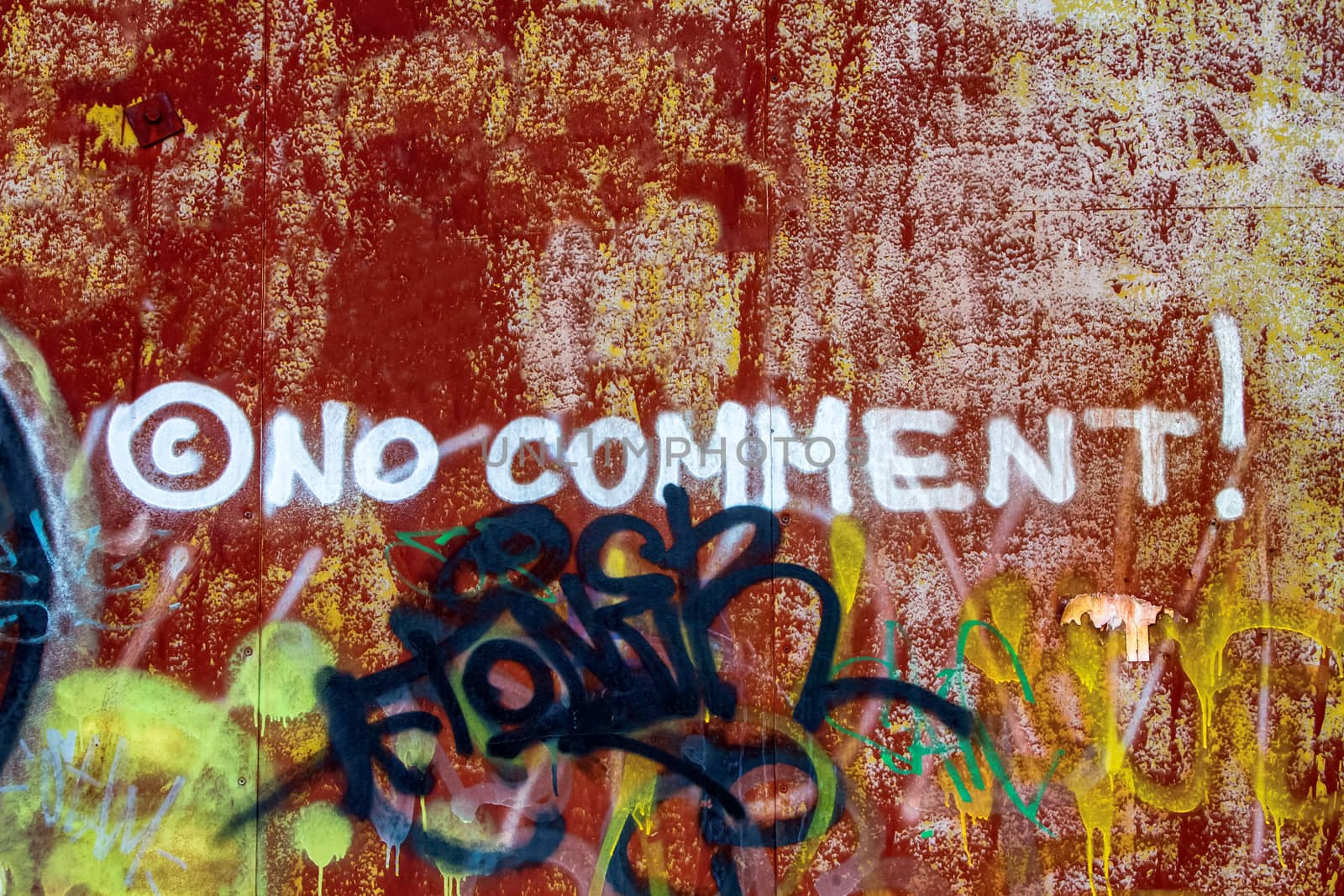 No comment - graffiti inscription on the dirty wall