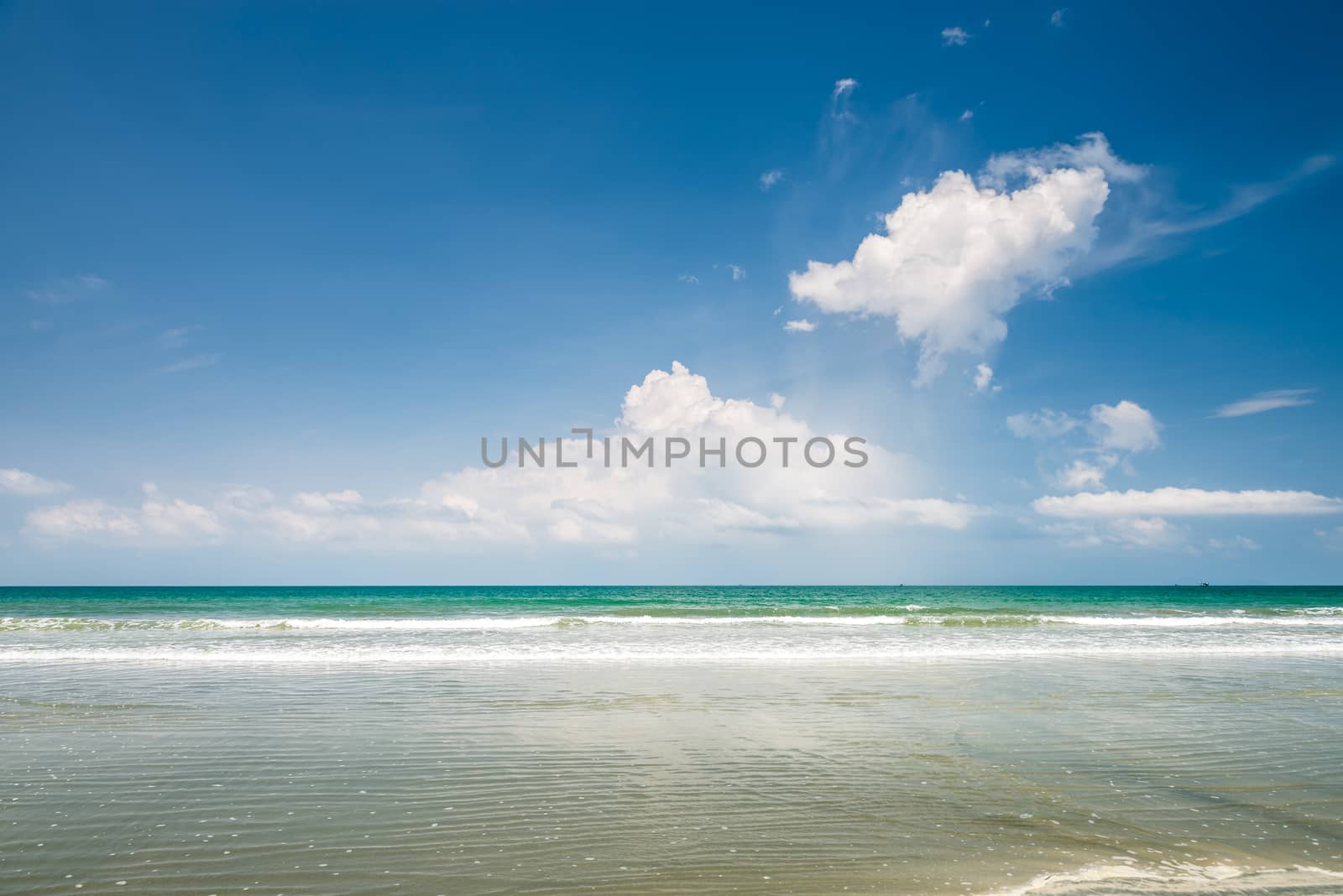 Sea and blue sky in Thailand