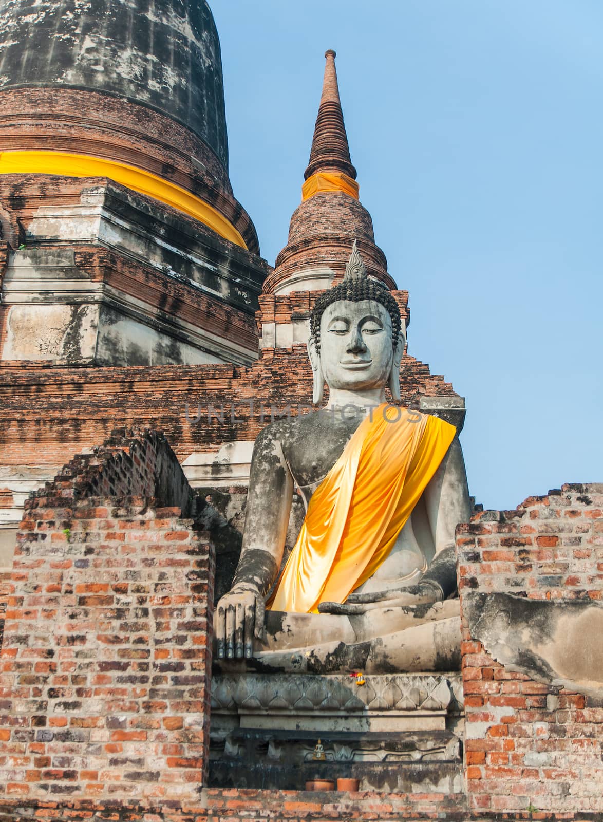 Buddha at Wat Yai Chai Mongkol by Sorapop