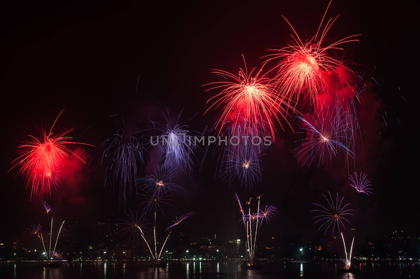 Pattaya International Firework Festival by Sorapop