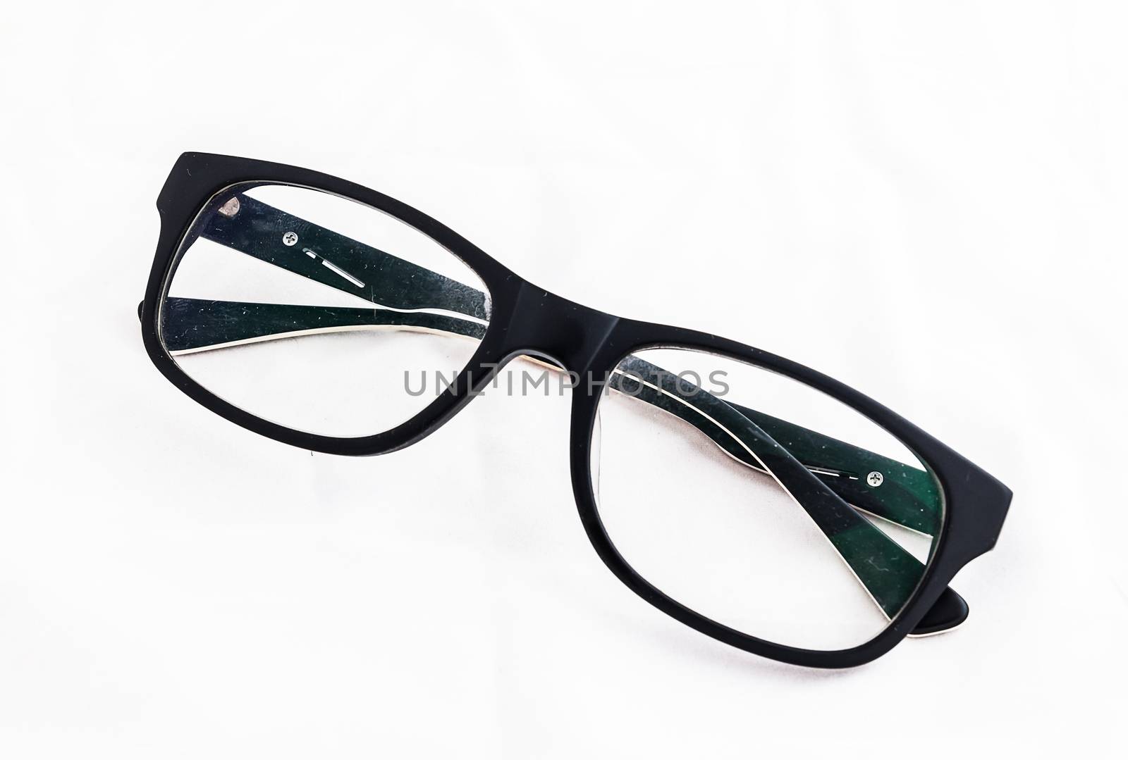 Old eyeglasses by hadkhanong