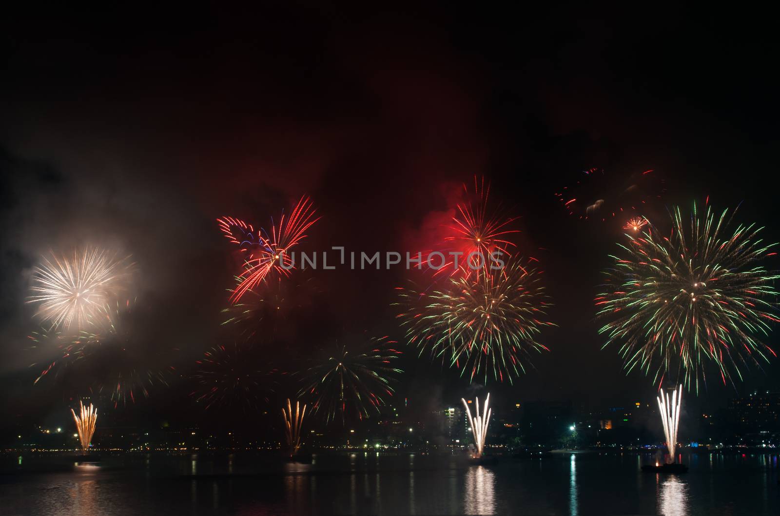Pattaya International Firework Festival by Sorapop