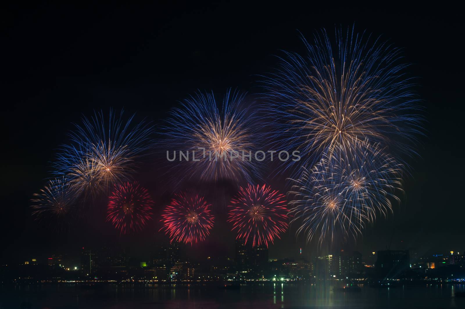 Pattaya International Firework Festival by Sorapop