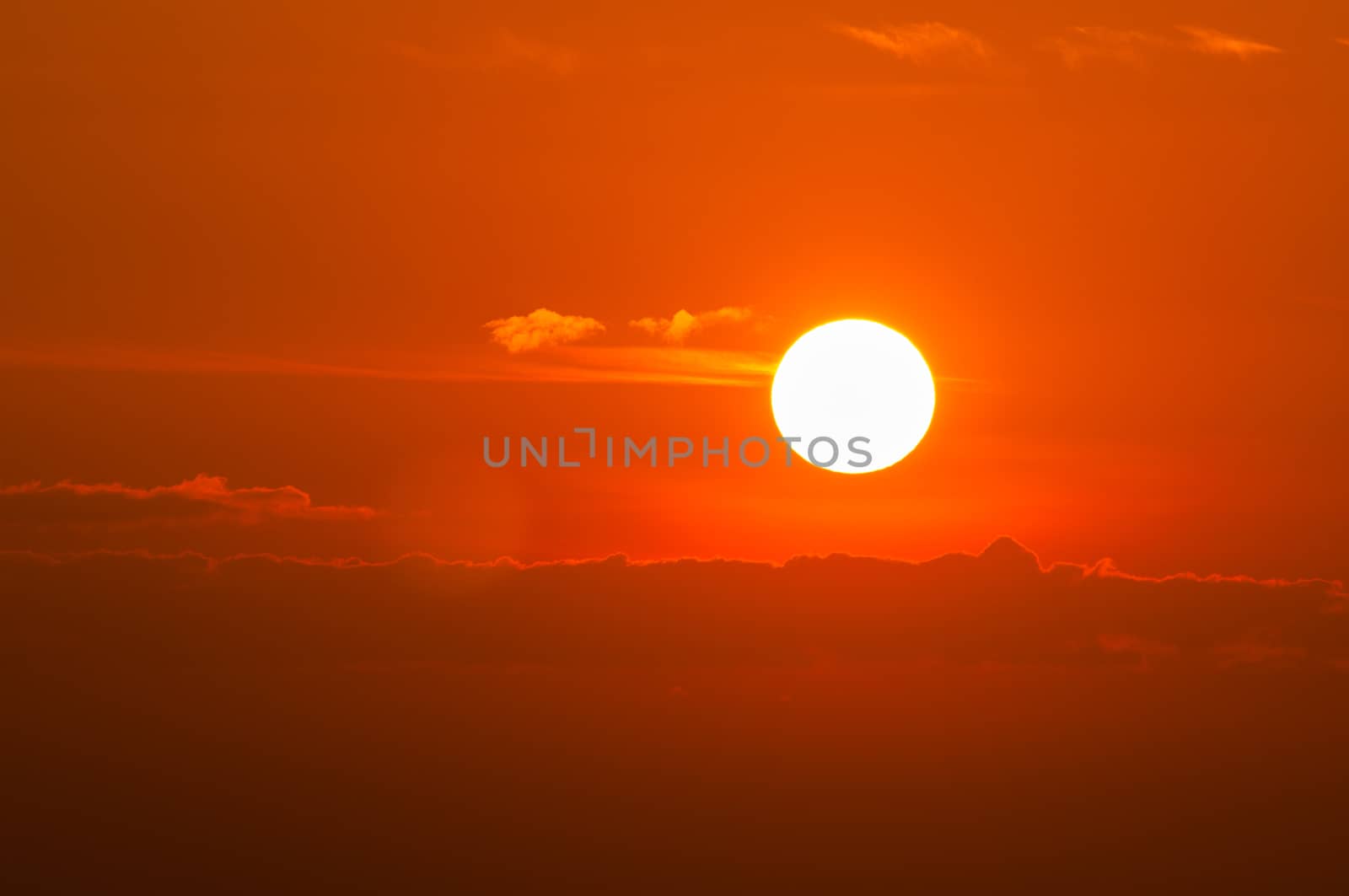 Sunrise big sun  by Sorapop