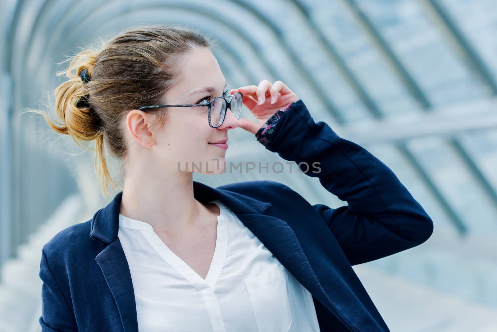 Outdoor portrait of a dynamic junior executive