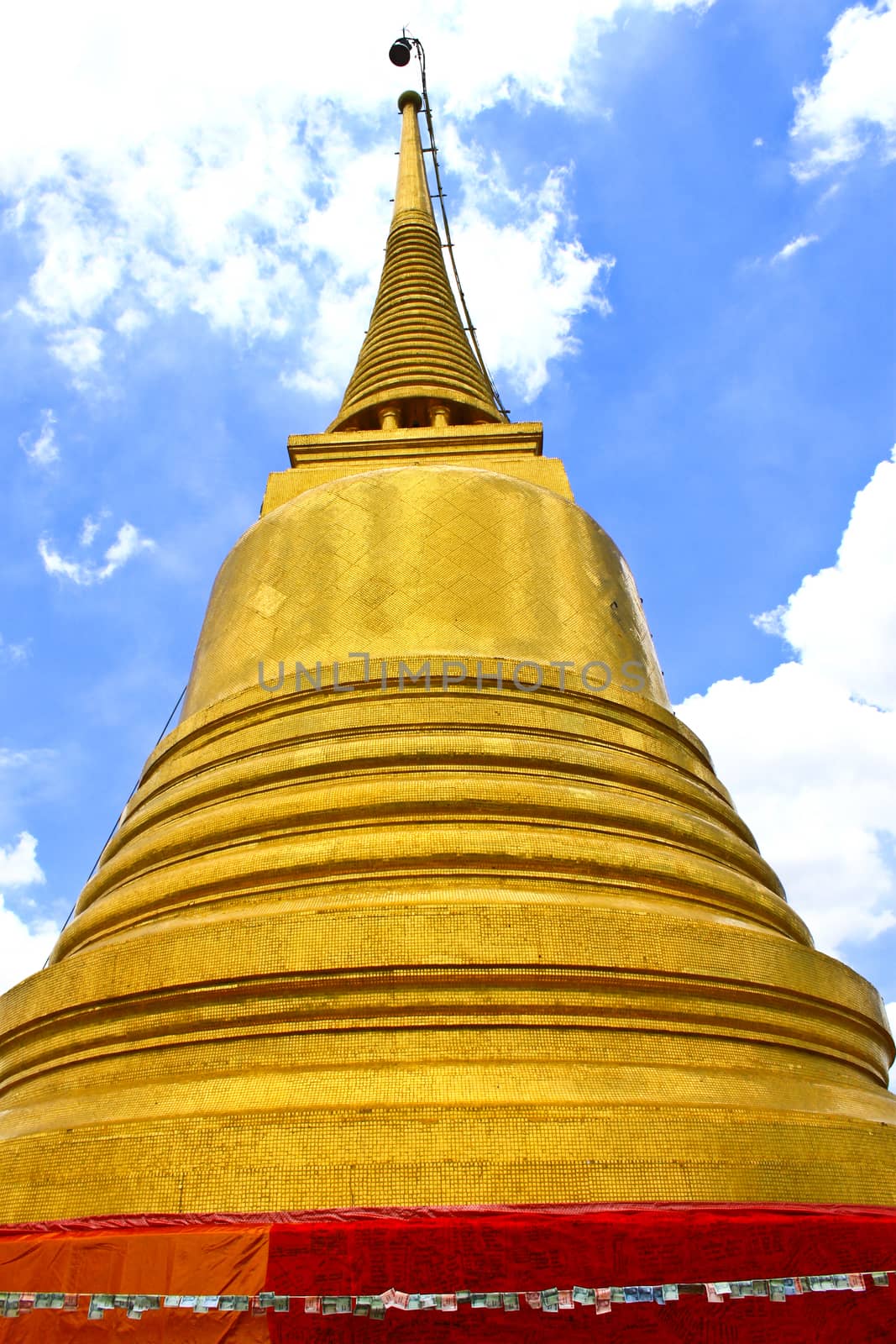 temple Wat Saket, the golden mountain by borilove