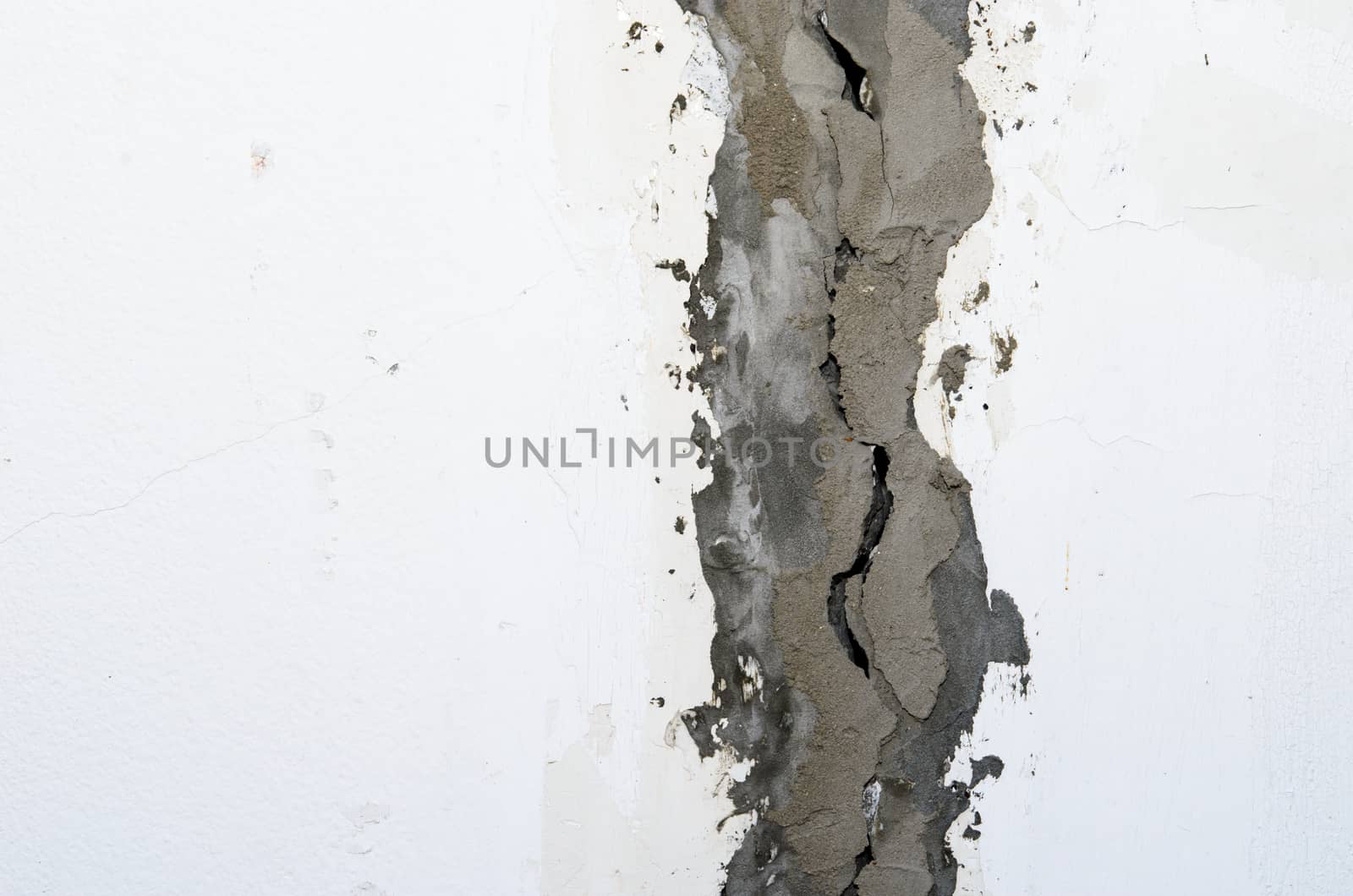 Wall cracks by aoo3771