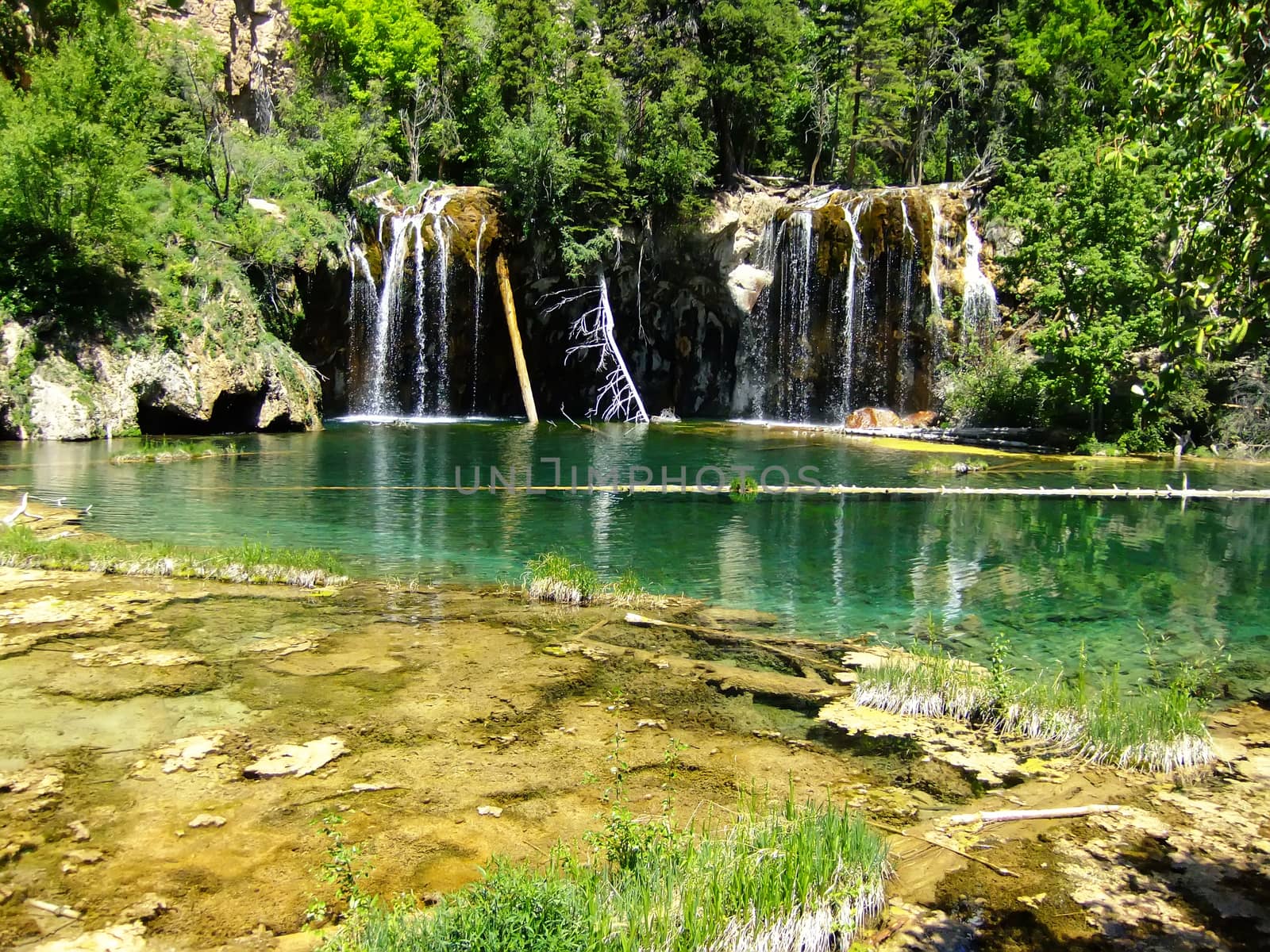 Hanging lake, Glenwood Canyon, Colorado by donya_nedomam