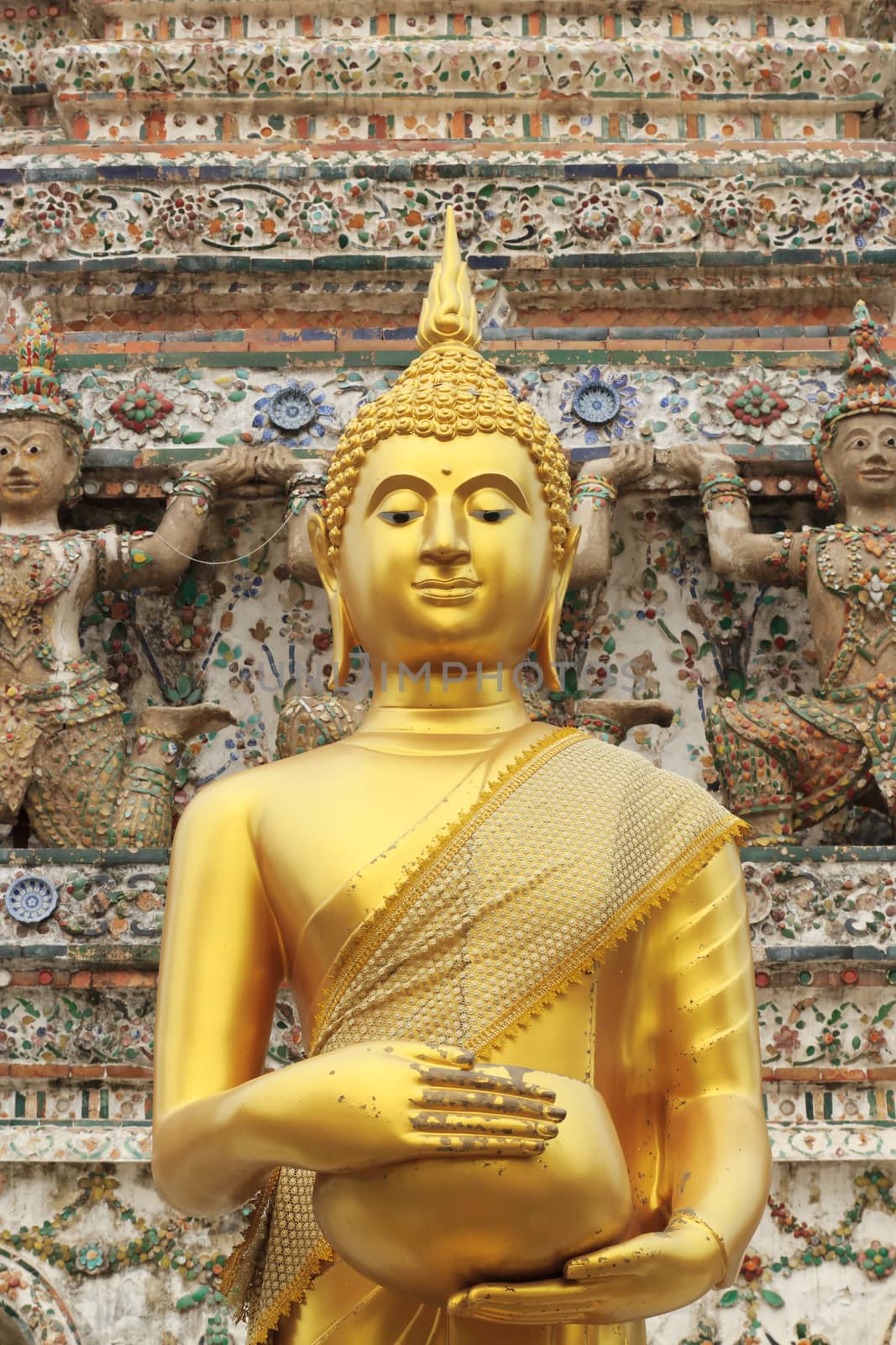Buddha statue at Wat Arun Wararam in thailand.