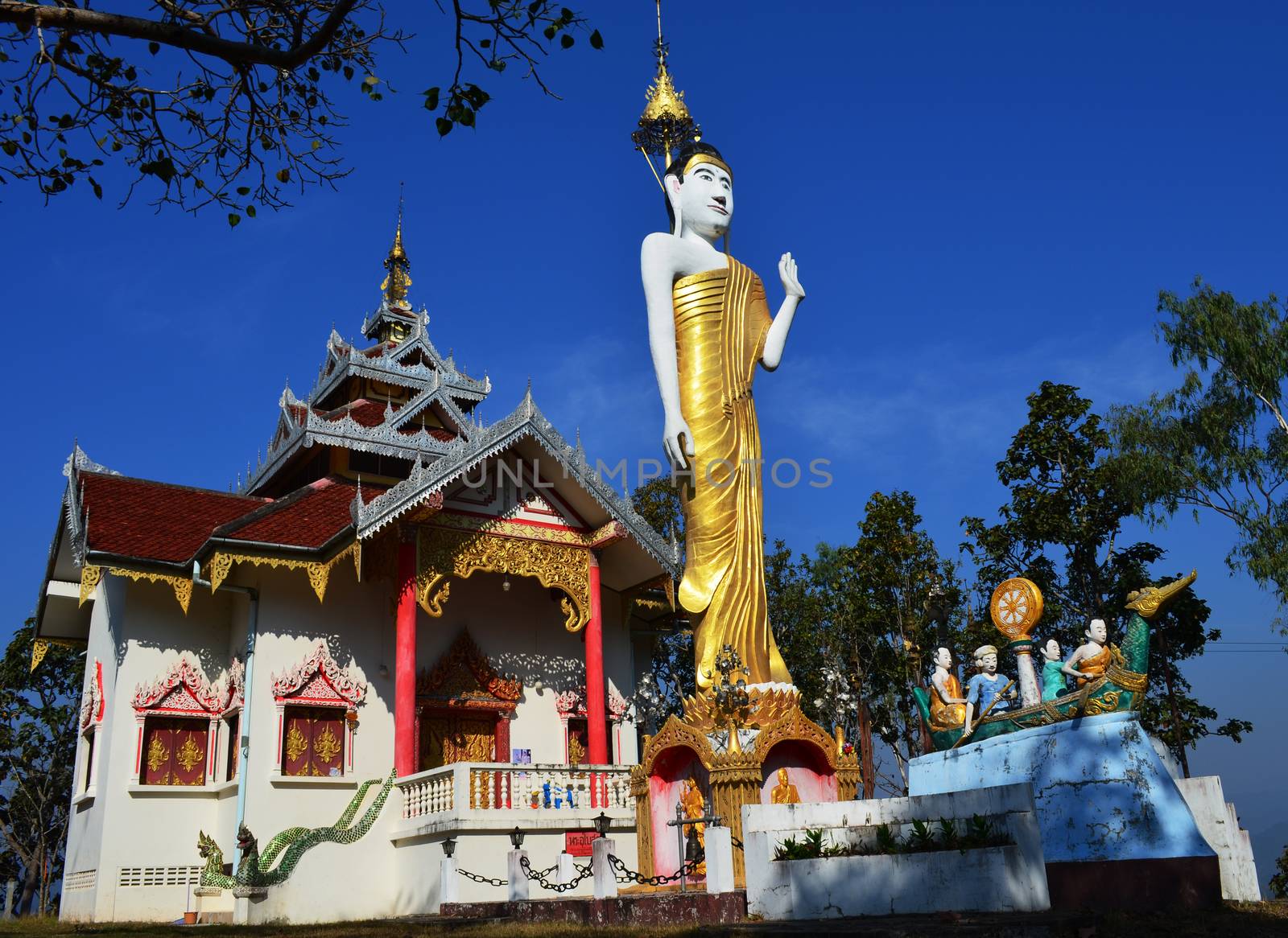 Buddhist Temple in Thailand by kobfujar