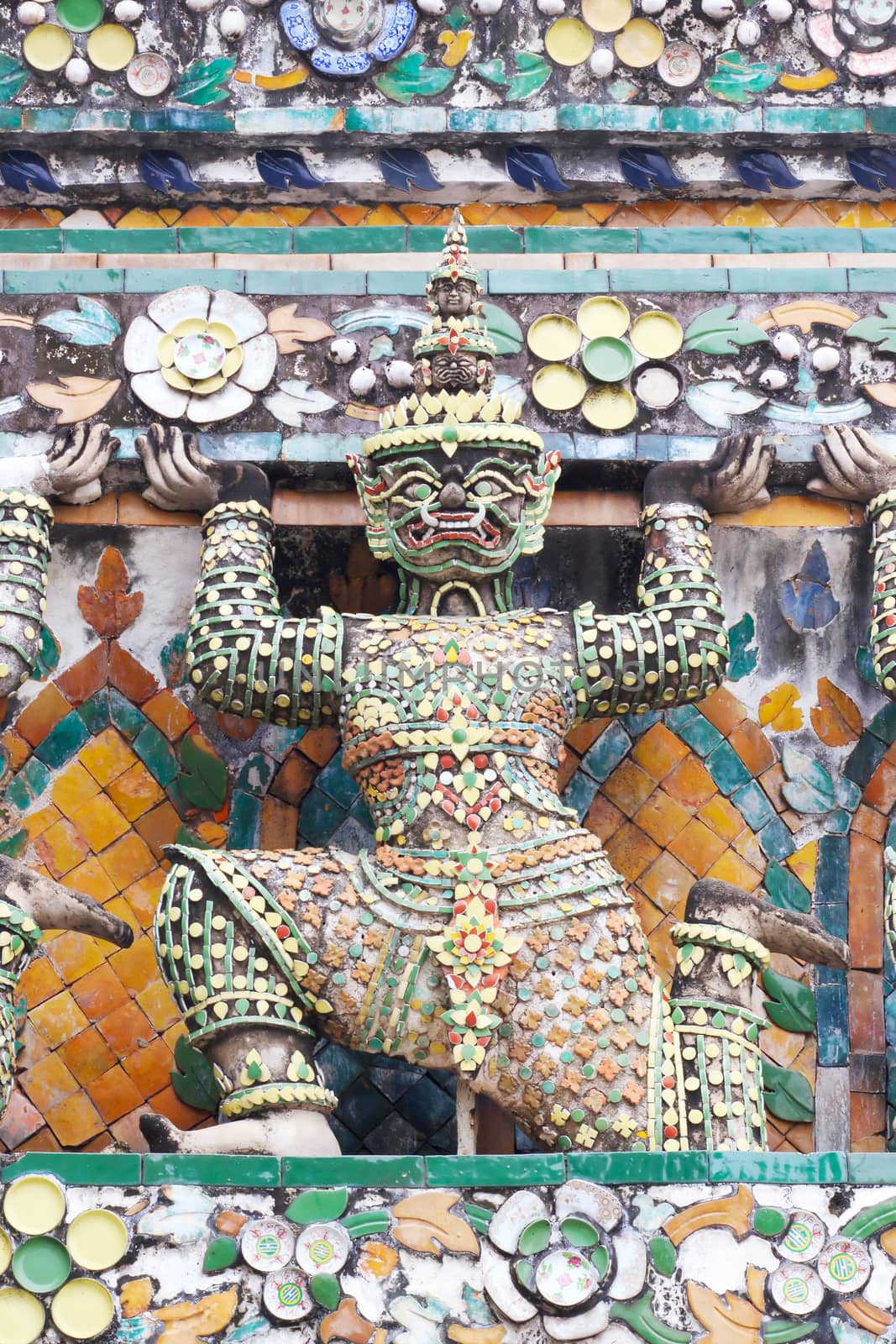 Giant sculpture in Wat Arun wararam, Thailand.