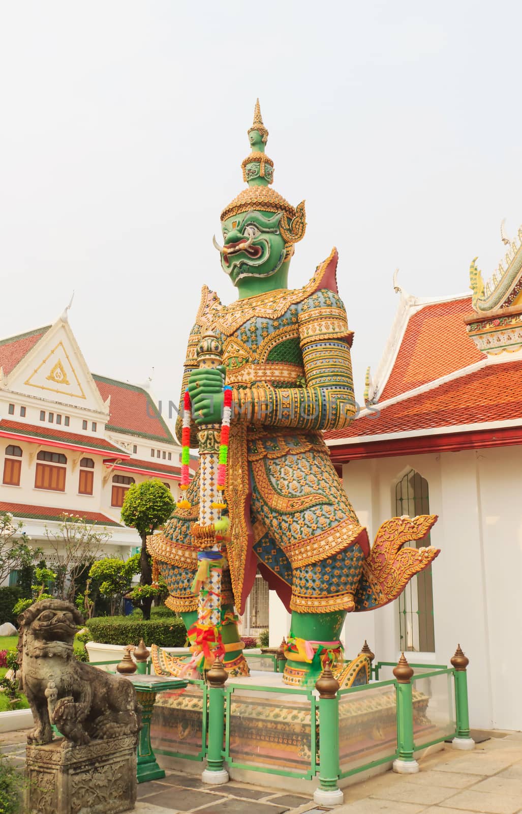 Giant sculpture in Wat Arun wararam, Thailand 