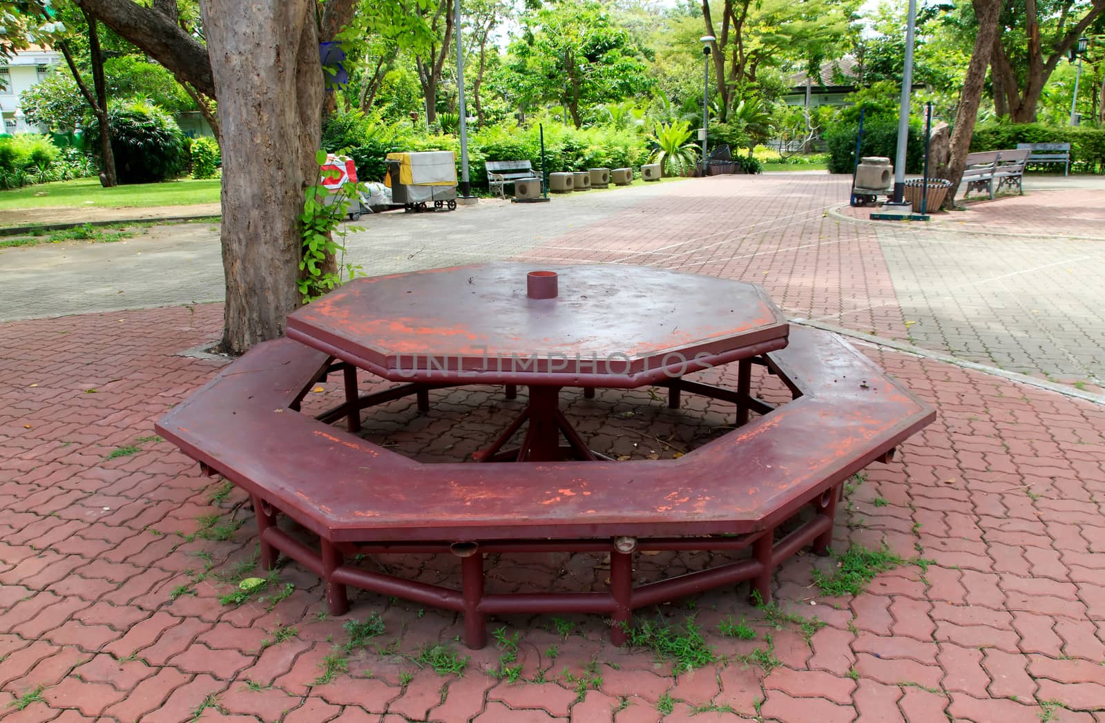The rest table set in the park.