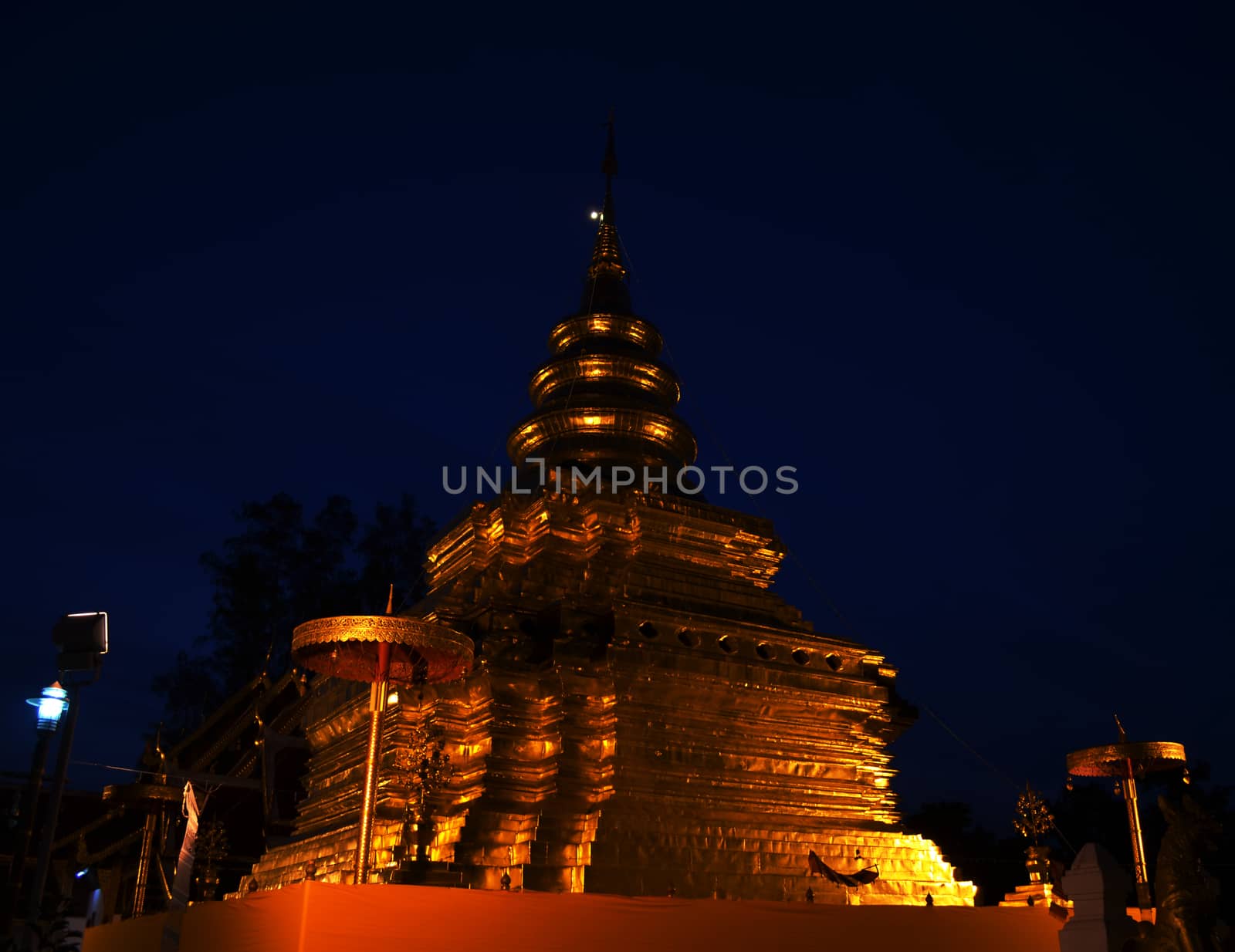 Phra That Sri Jom Thong  Before Sunrise, Series 1_4, Golden Pago by kobfujar