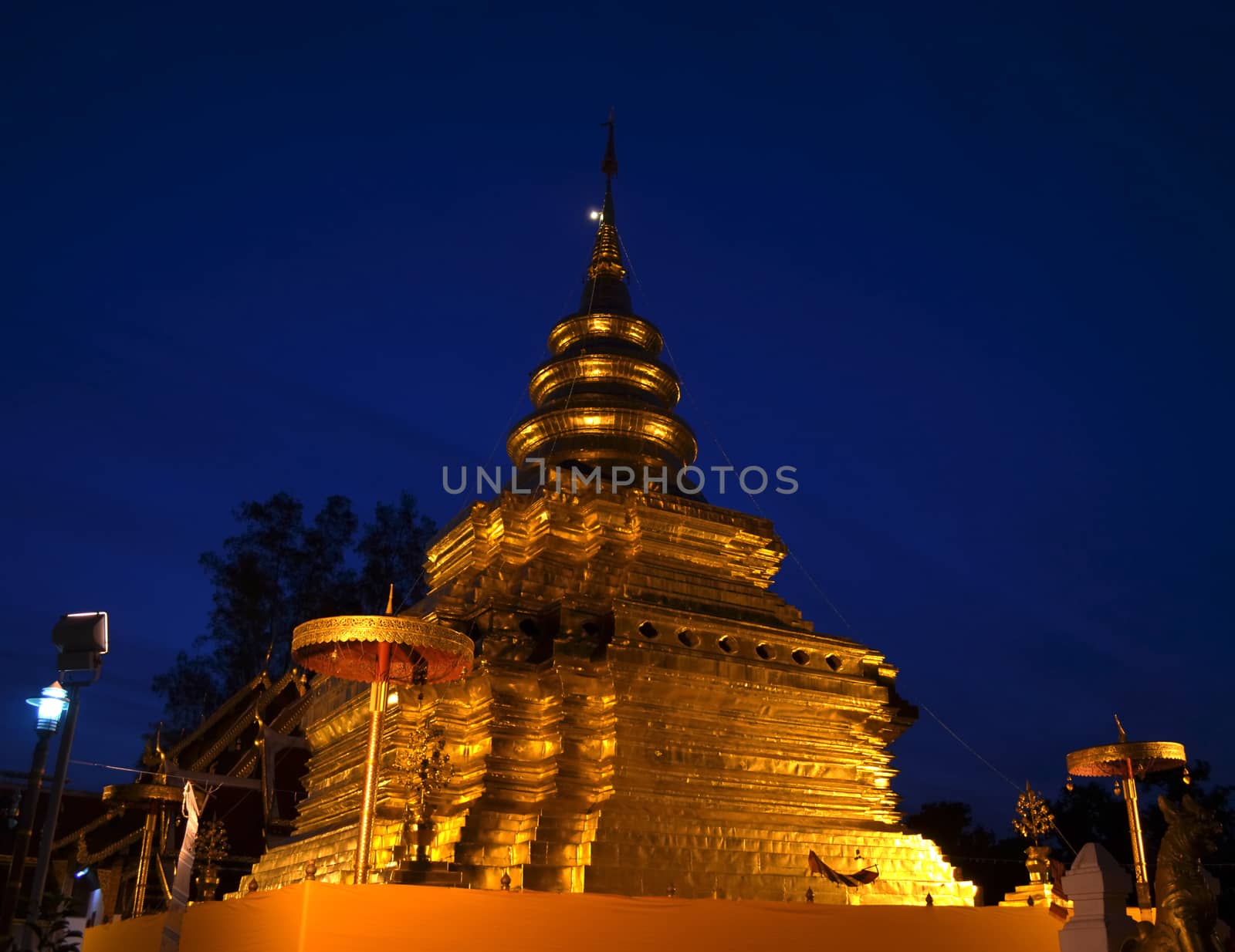 Phra That Sri Jom Thong  Before Sunrise, Series 1_6, Golden Pagoda on Spot Light, Chiang Mai province, Thailand