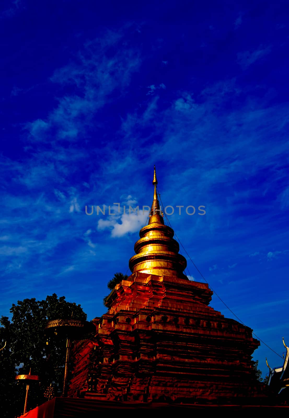 Phra That Sri Jom Thong, Series 1_5, Golden Pagoda with Cloud and Blue Sky.Chiang Mai province,Thailand.