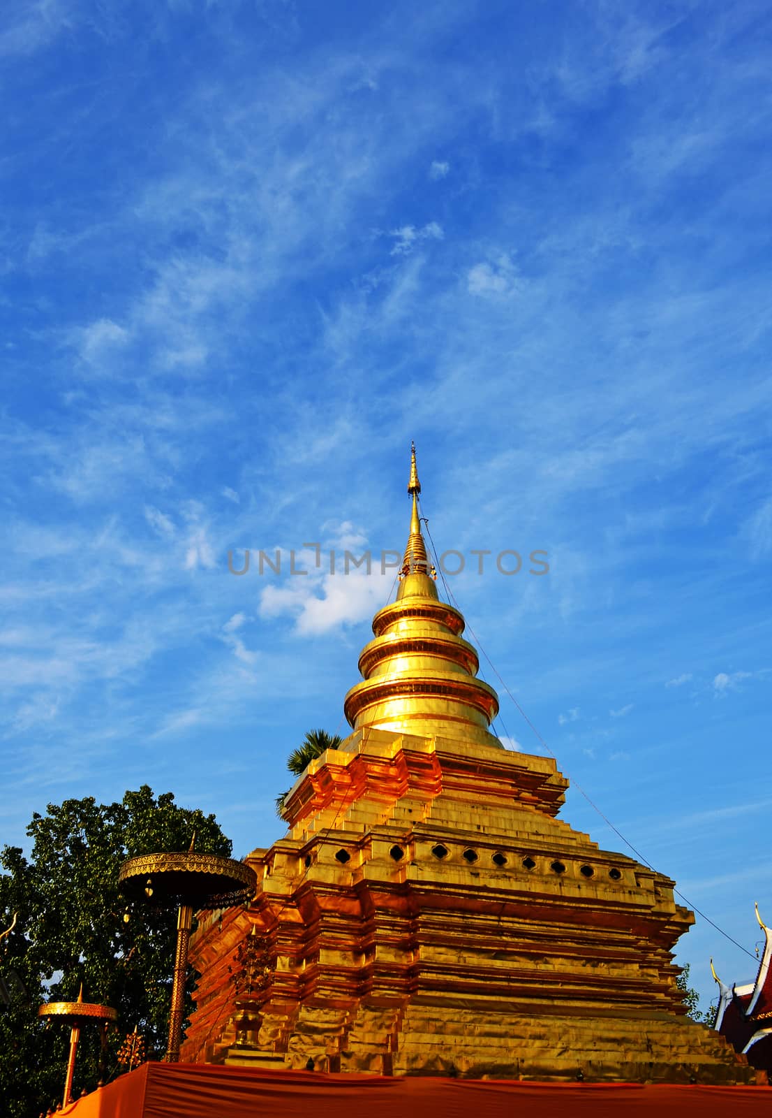 Phra That Sri Jom Thong , Series 1_6, Golden Pagoda with Cloud a by kobfujar