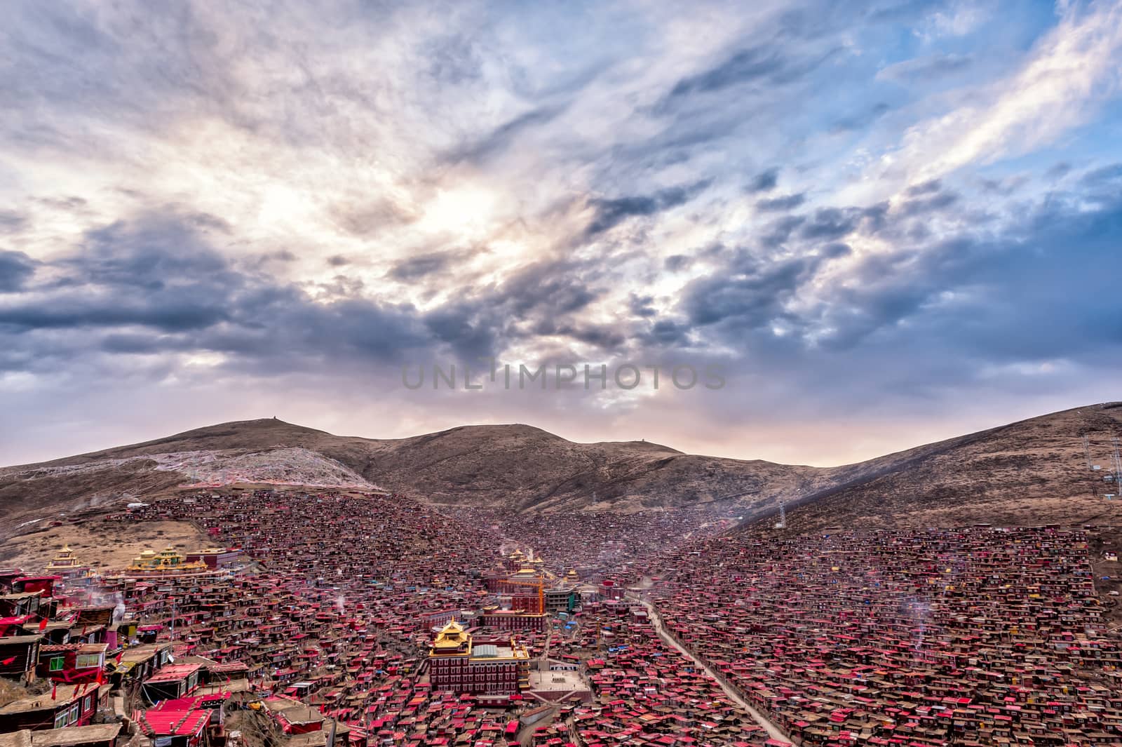 Lharong Monastery and the Monk houseson surrounded in Sertar, Tibet.  Lharong Monastery is a Tibetan Buddhist Institute at an elevation of about 4000 meters.