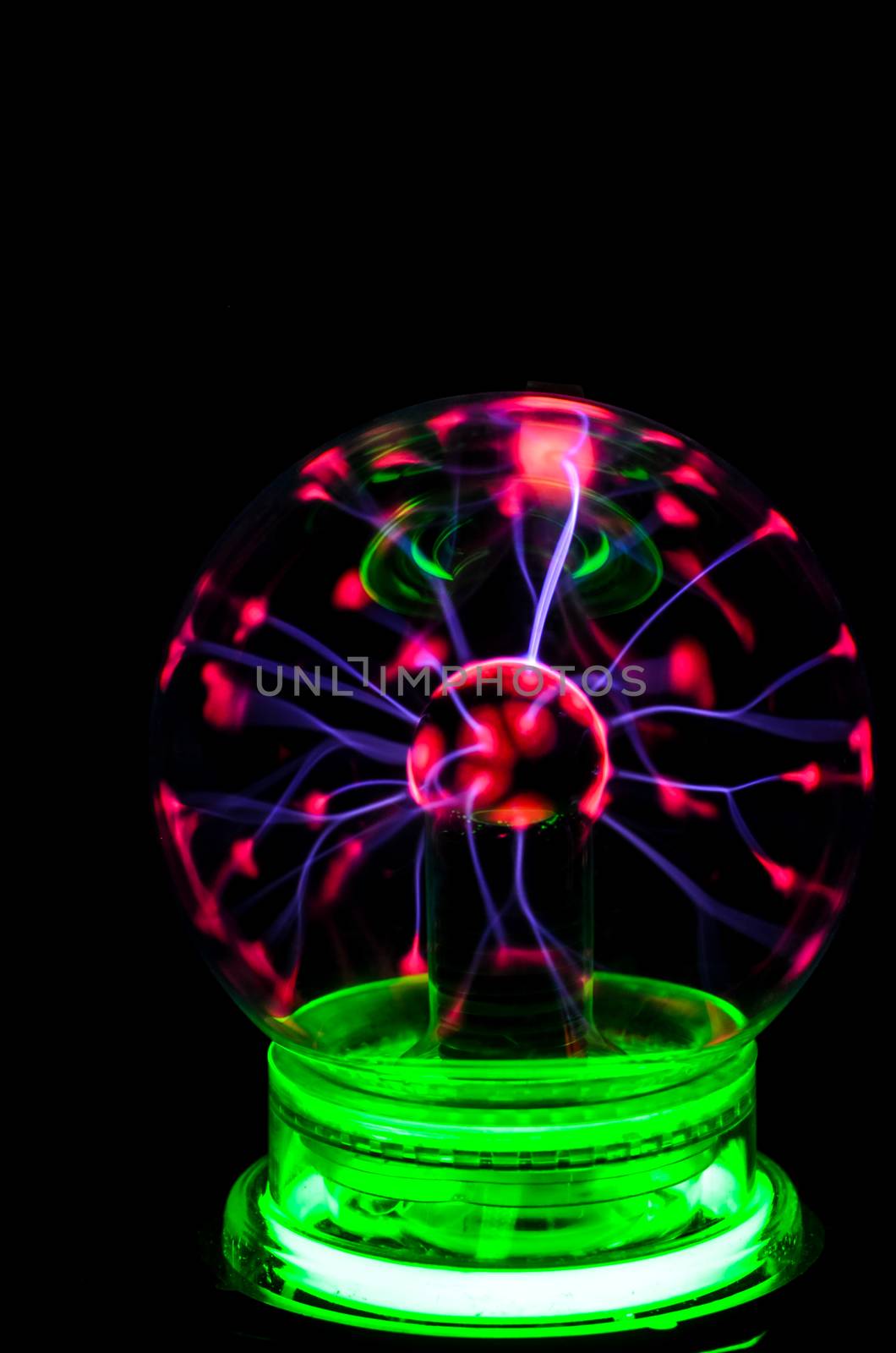 Plasma Static Electricity in a Tesla Ball