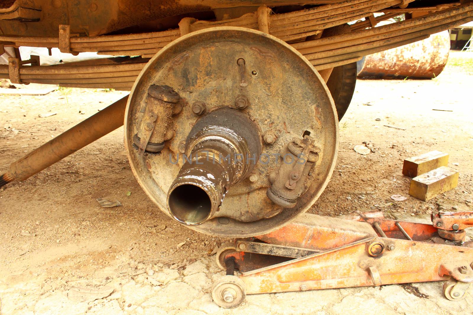 Garages and car repairing shaft wheels